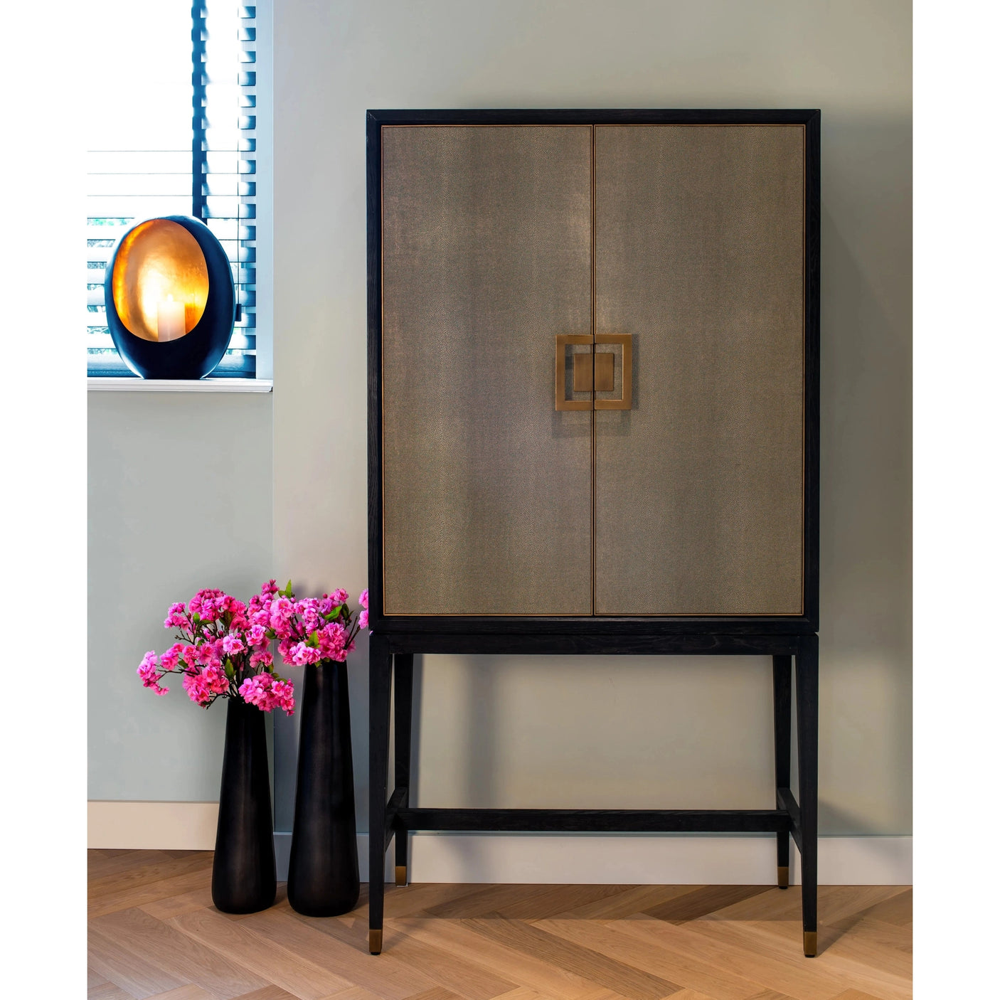 Oppbevaringsskap Bloomville messing shagreen Richmond Interiors Skap