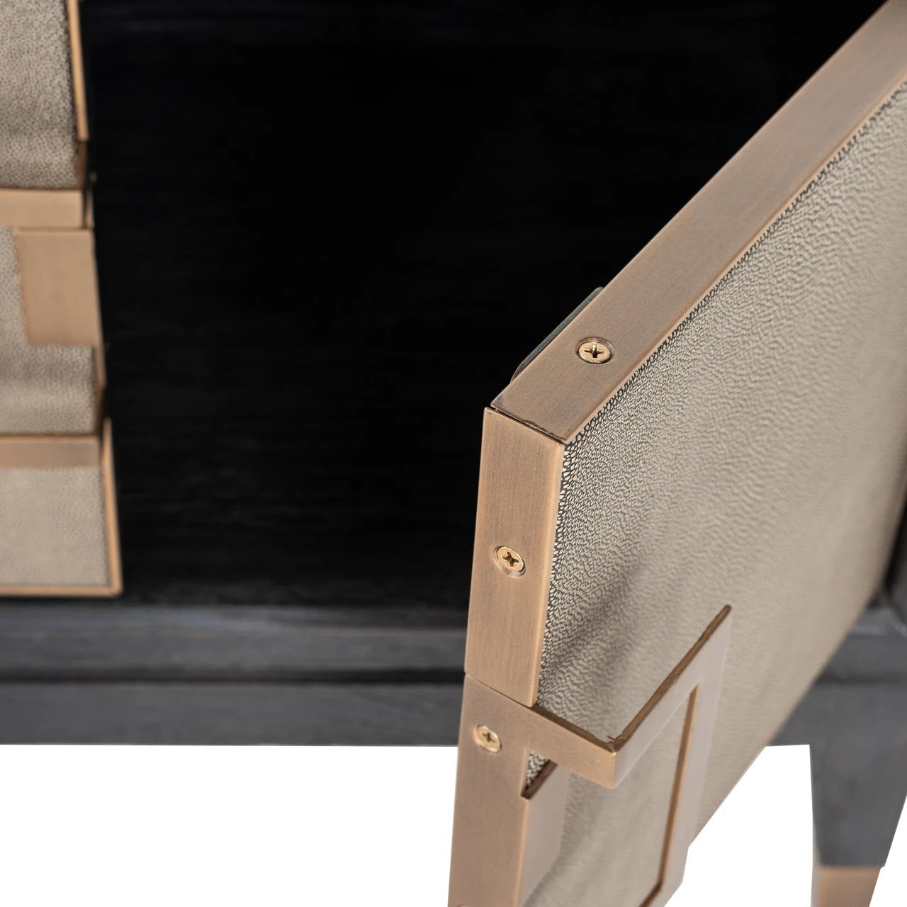 TV-benk Bloomville brass shagreen Richmond Interiors TV-benk