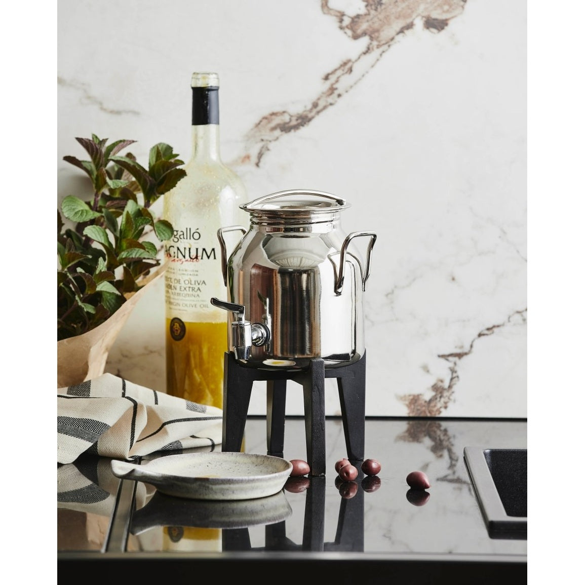 FATALI oljedyspenser i rustfritt stål - 2 liter - grå/sort Nordal KITCHEN AC