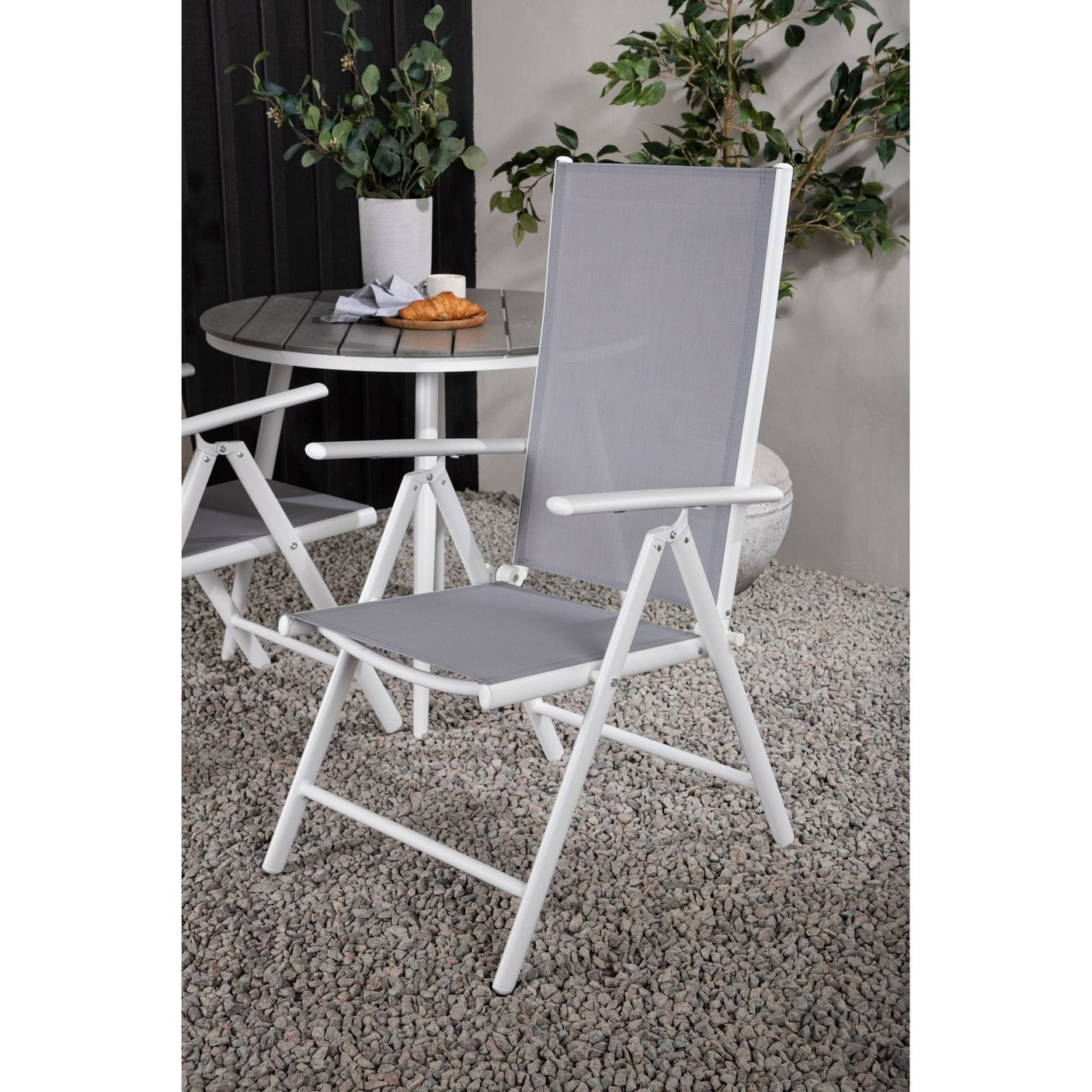 Break Spisebord Rundt 90ø + Break stoler Venture Design Spisegruppe