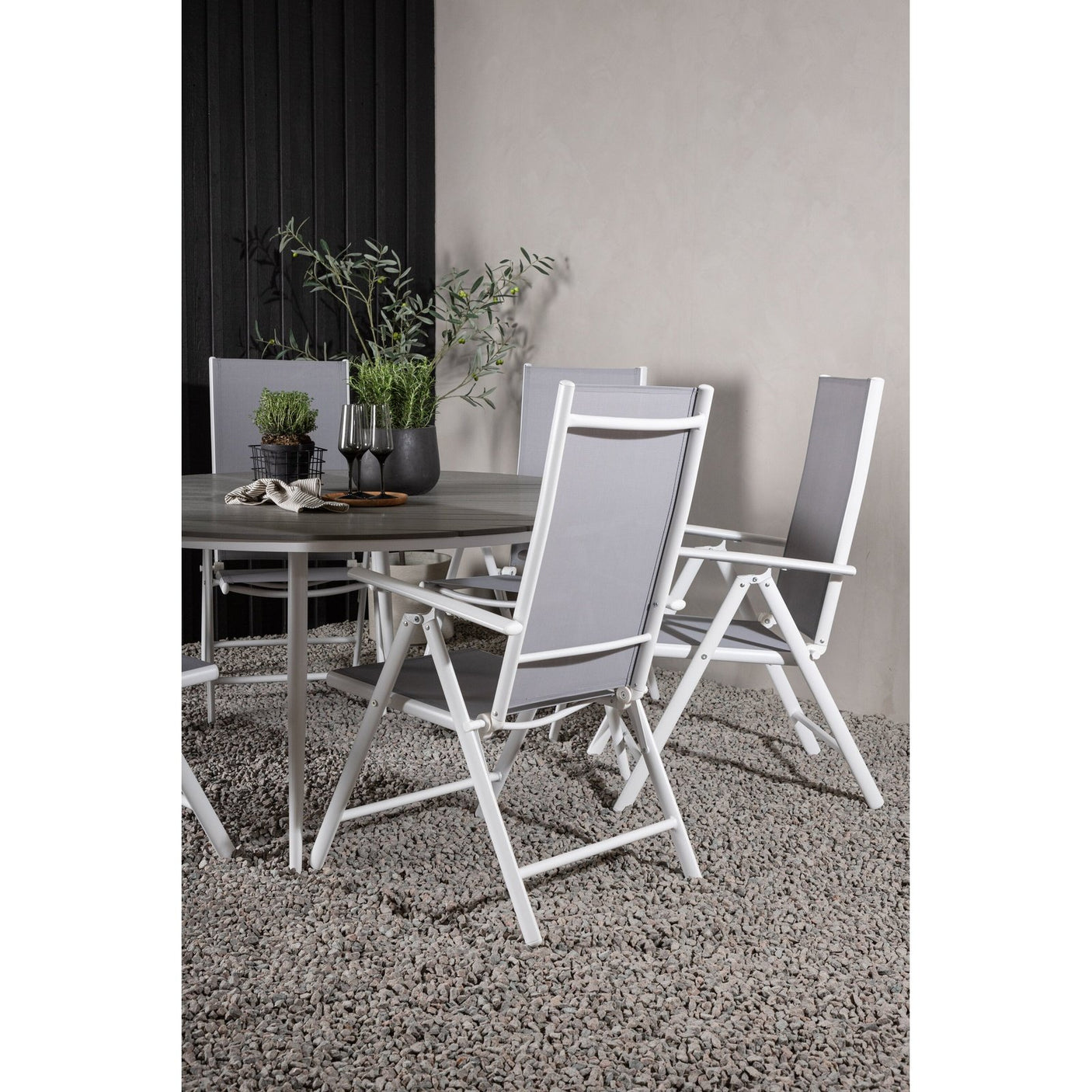 Break Spisebord Rundt 150ø + Break stoler Venture Design Spisegruppe