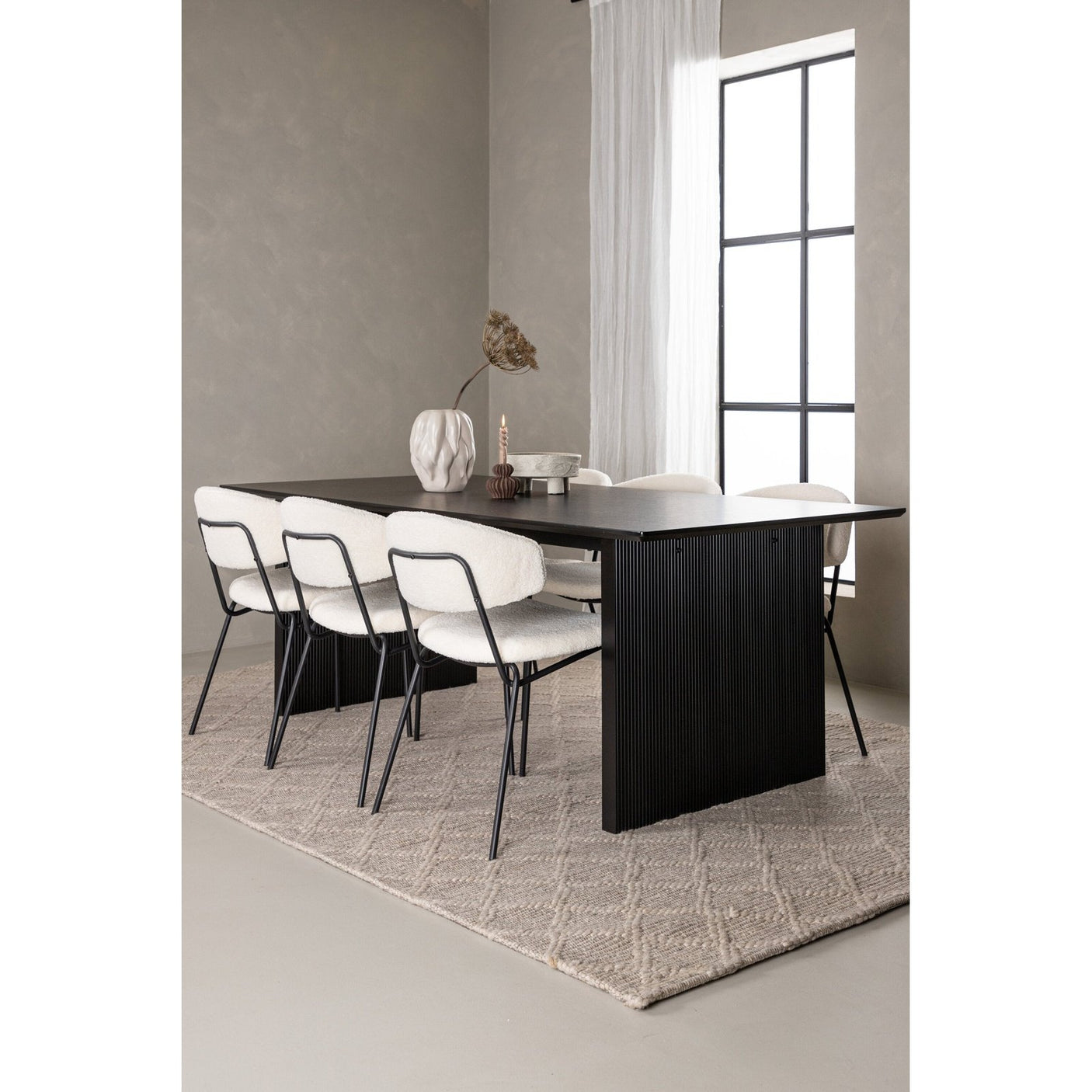 Vail spisebord + Chico spisestoler Venture Design Spisegruppe
