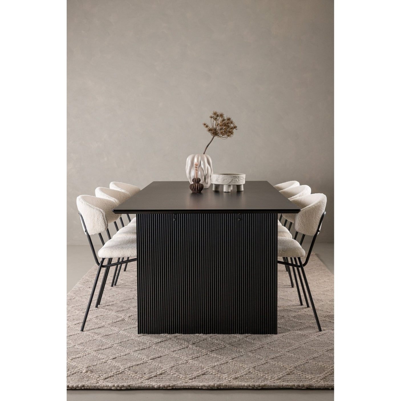 Vail spisebord + Chico spisestoler Venture Design Spisegruppe