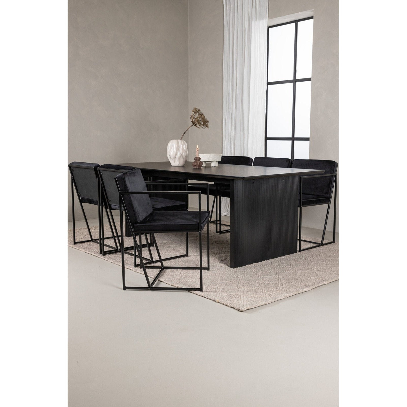 Vail spisebord + Richmond spisestoler Venture Design Spisegruppe