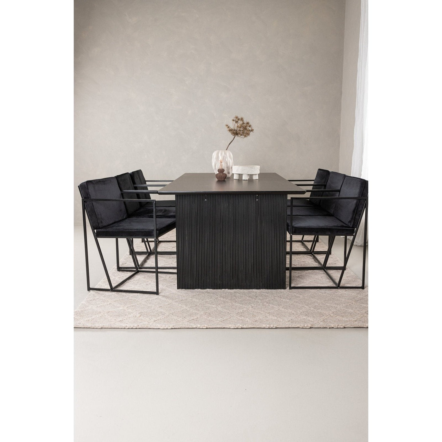 Vail spisebord + Richmond spisestoler Venture Design Spisegruppe