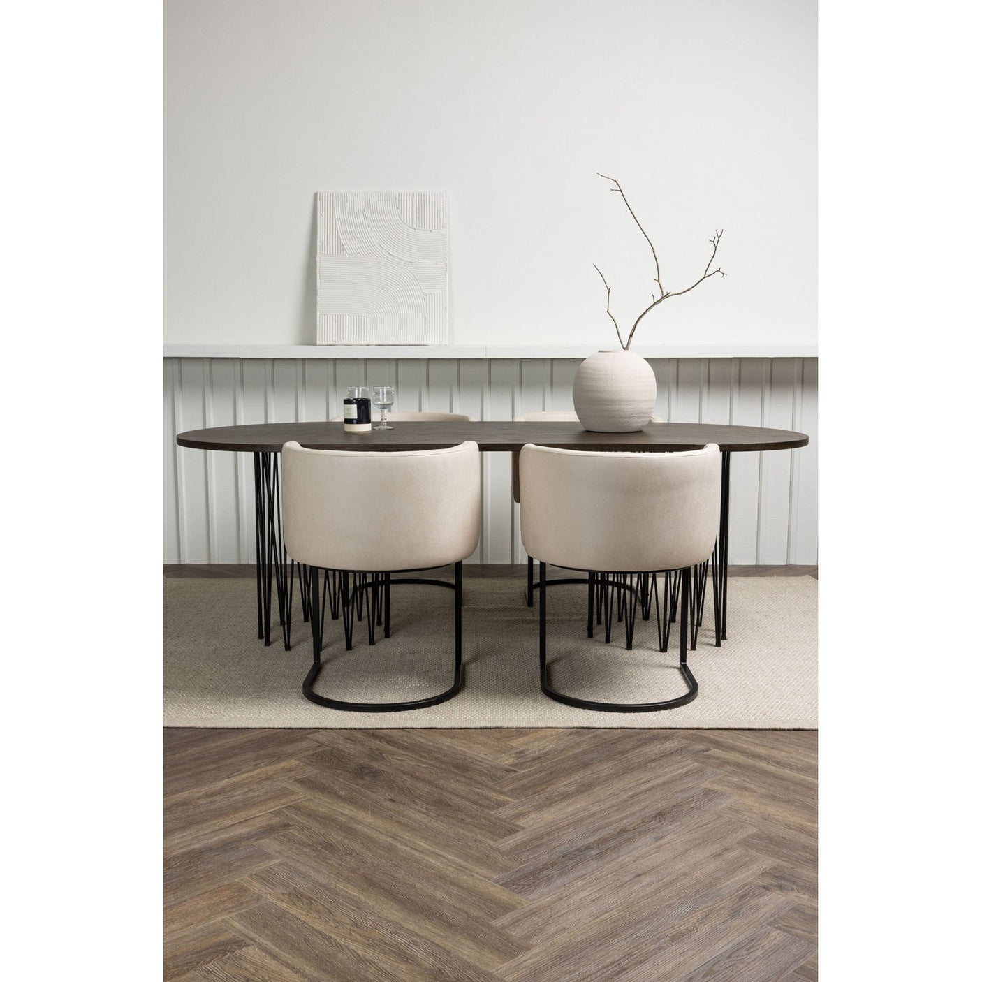 Stone oval spisebord + Simrishman spisestoler Venture Design Spisegruppe