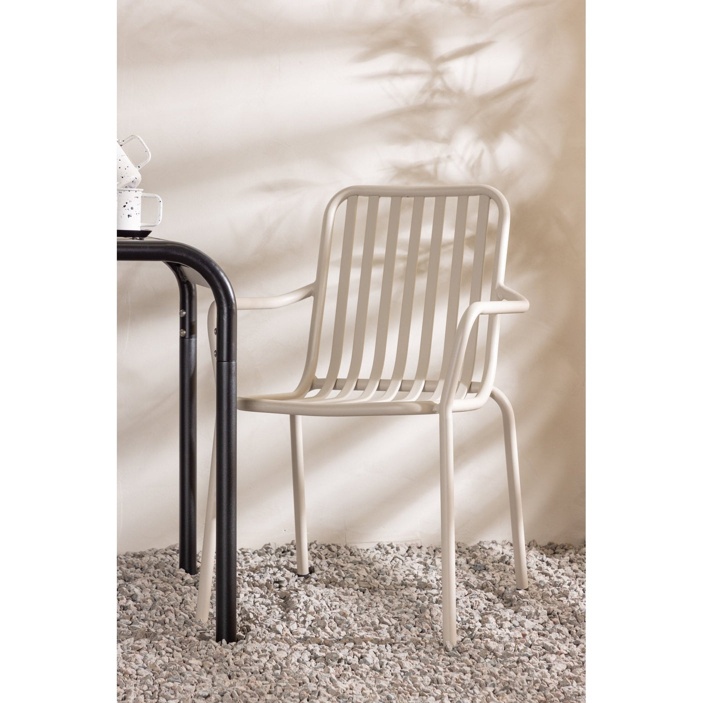 Borneo Cafébord 70*70* + Peking spisestoler Venture Design Spisegruppe