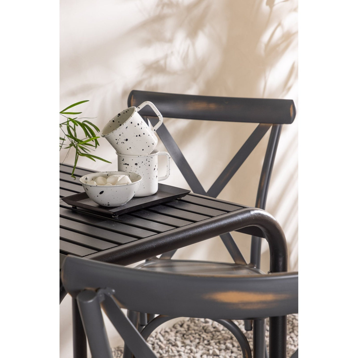 Borneo Cafébord 70*70* + Tablas spisestoler Venture Design Spisegruppe