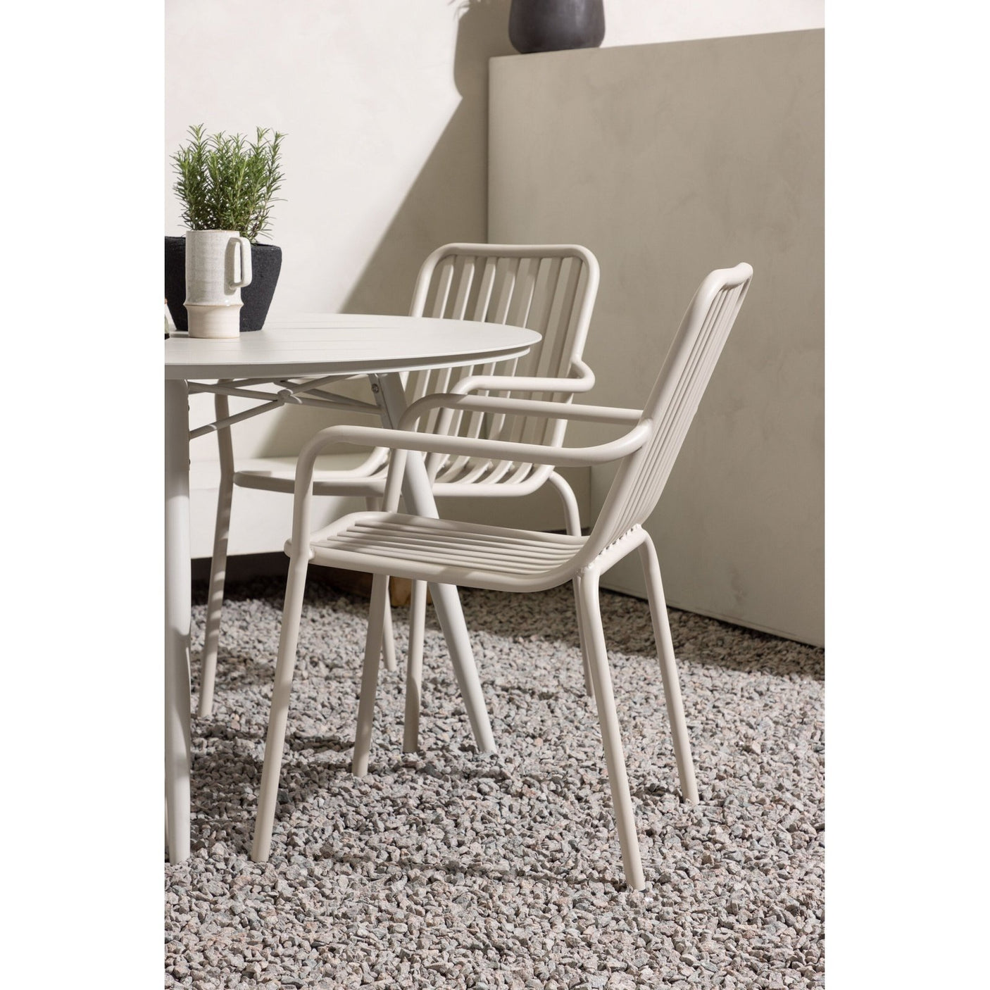 Lina Spisebord Rundt120 cm + Peking spisestoler Venture Design Spisegruppe