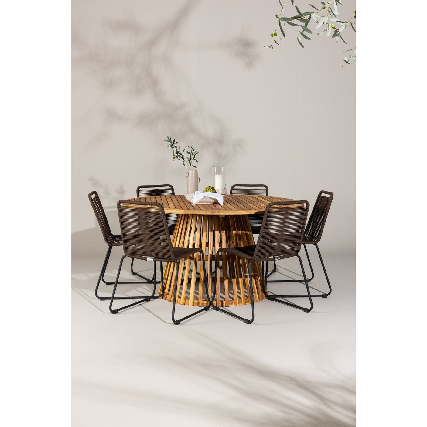 Tucumán Spisebord ø120 + Lindos spisestoler Venture Design Spisegruppe
