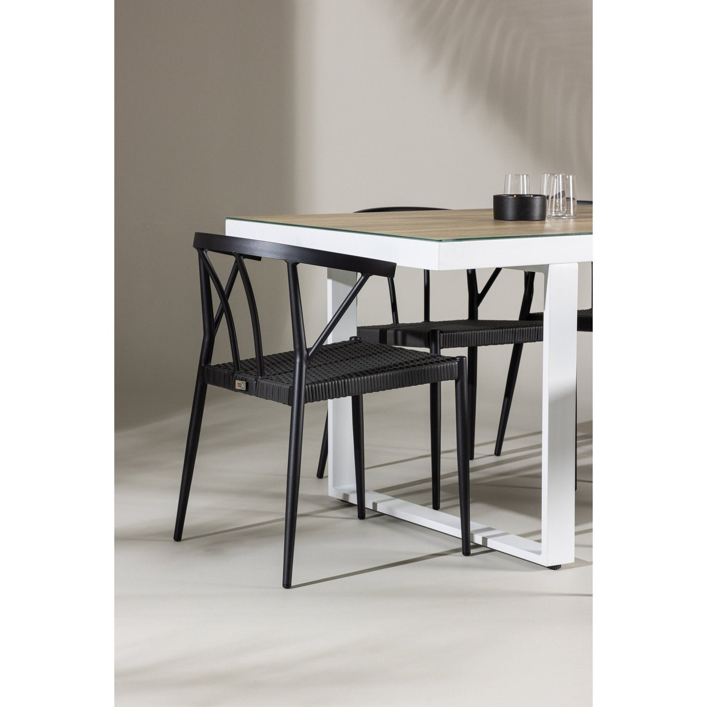 Merlo spisebord + Stina spisestoler / Venture Design Spisegruppe