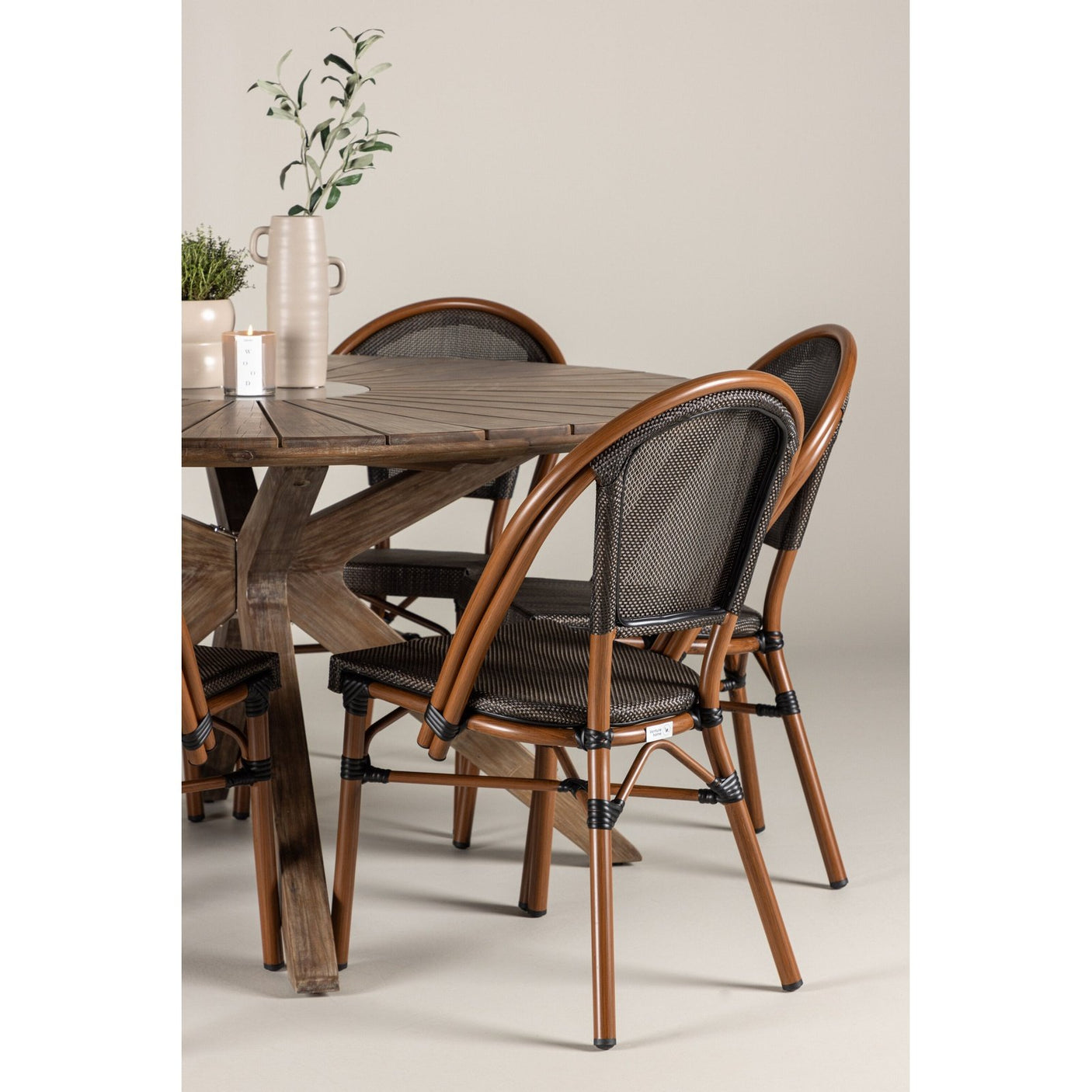 Rosario spisebord- Ø140 +Guarda Caféstol Venture Design Spisegruppe