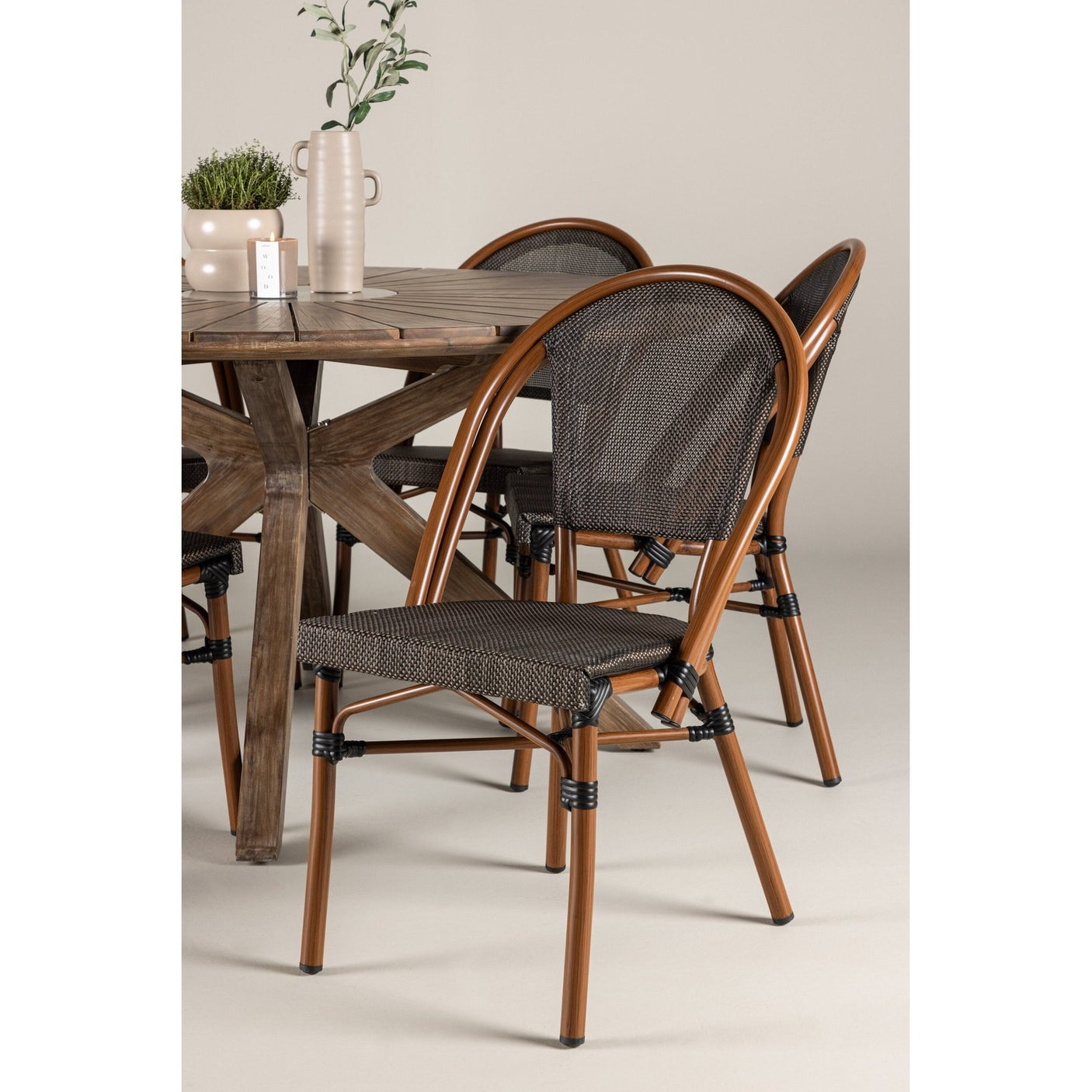 Rosario spisebord- Ø140 +Guarda Caféstol Venture Design Spisegruppe
