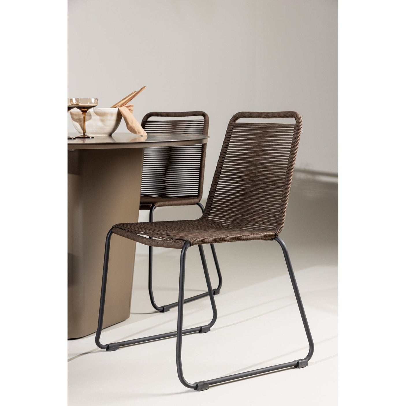 Santa Fe Spisebord ø120 Roasty + Lindos spisestoler Venture Design Spisegruppe