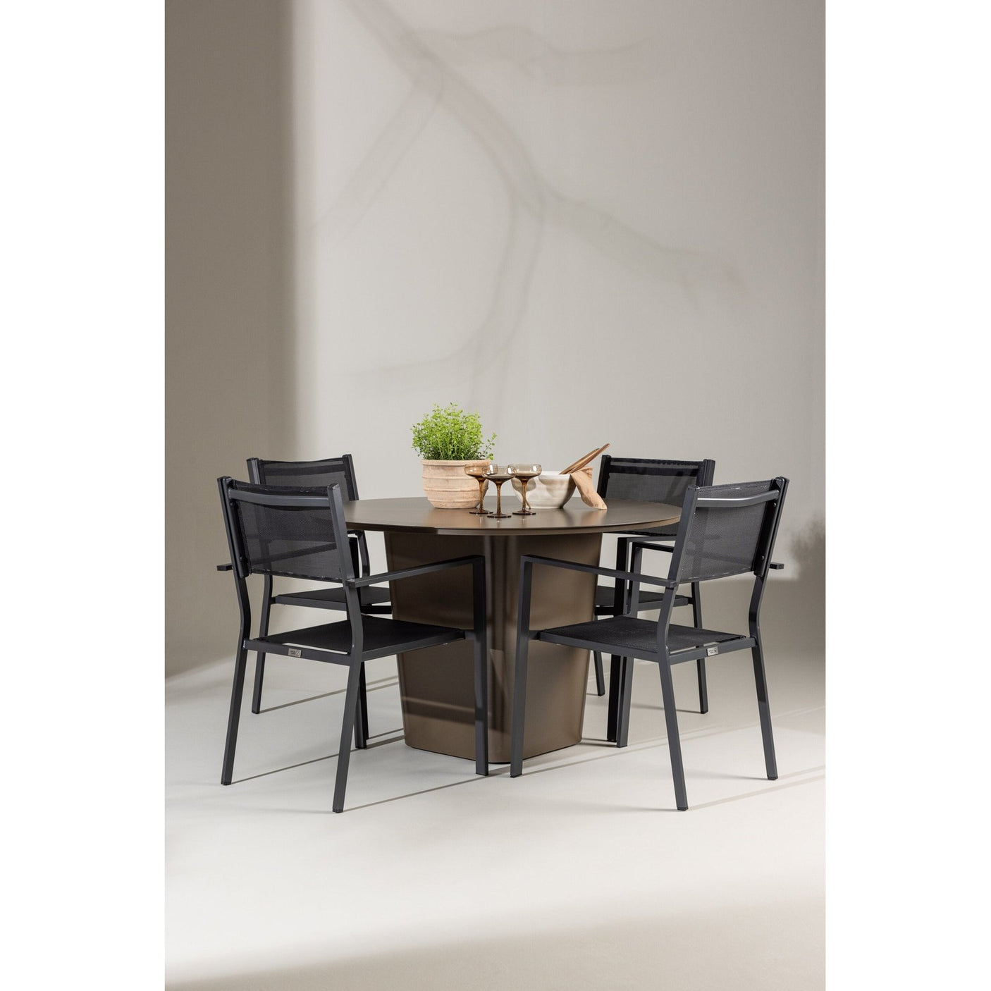 Santa Fe spisebord ø120 Roasty + Copacabana Venture Design Spisegruppe