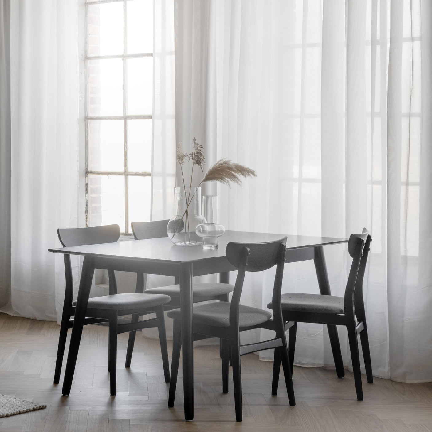 Lotta spisebord 140x90 Rowico Spisebord