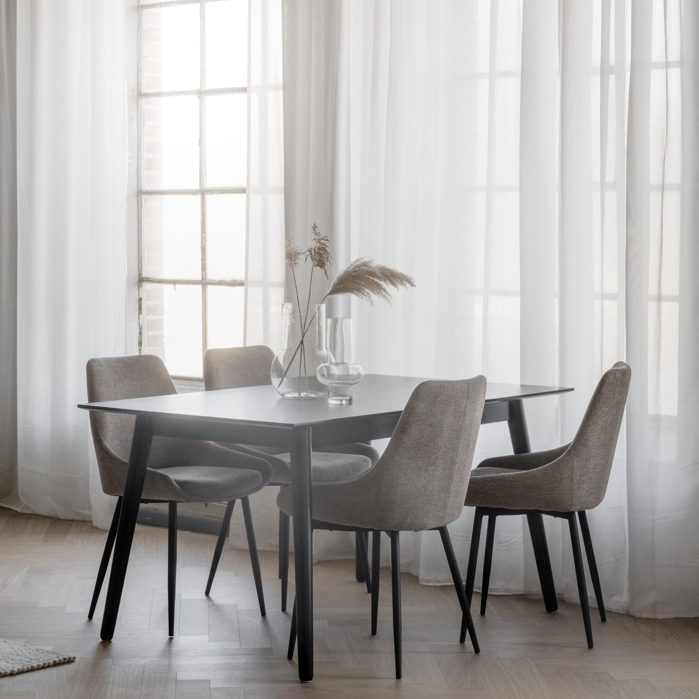 Lotta spisebord 140x90 Rowico Spisebord