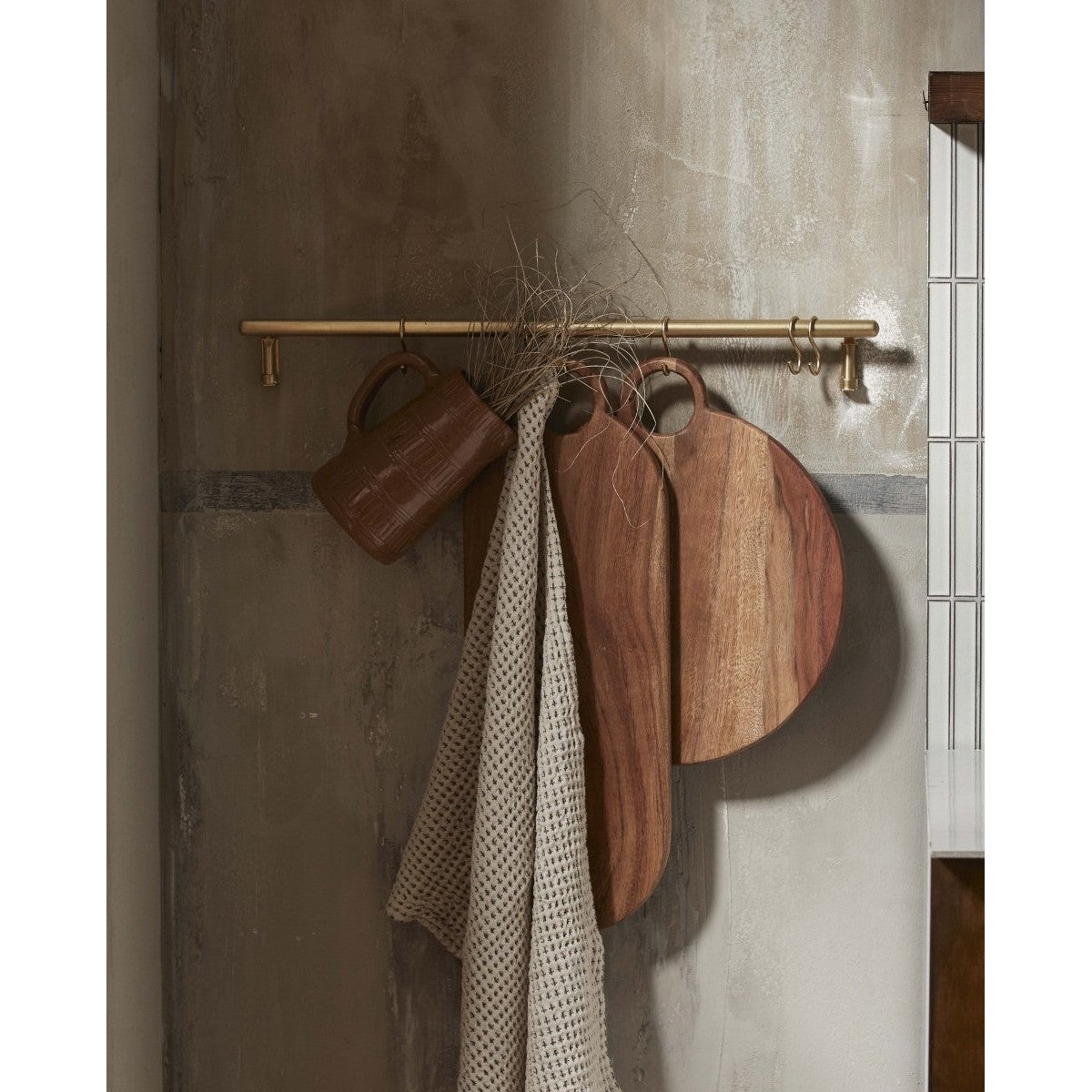 MALO-hylle med 6 kroker - messing Nordal SHELVES