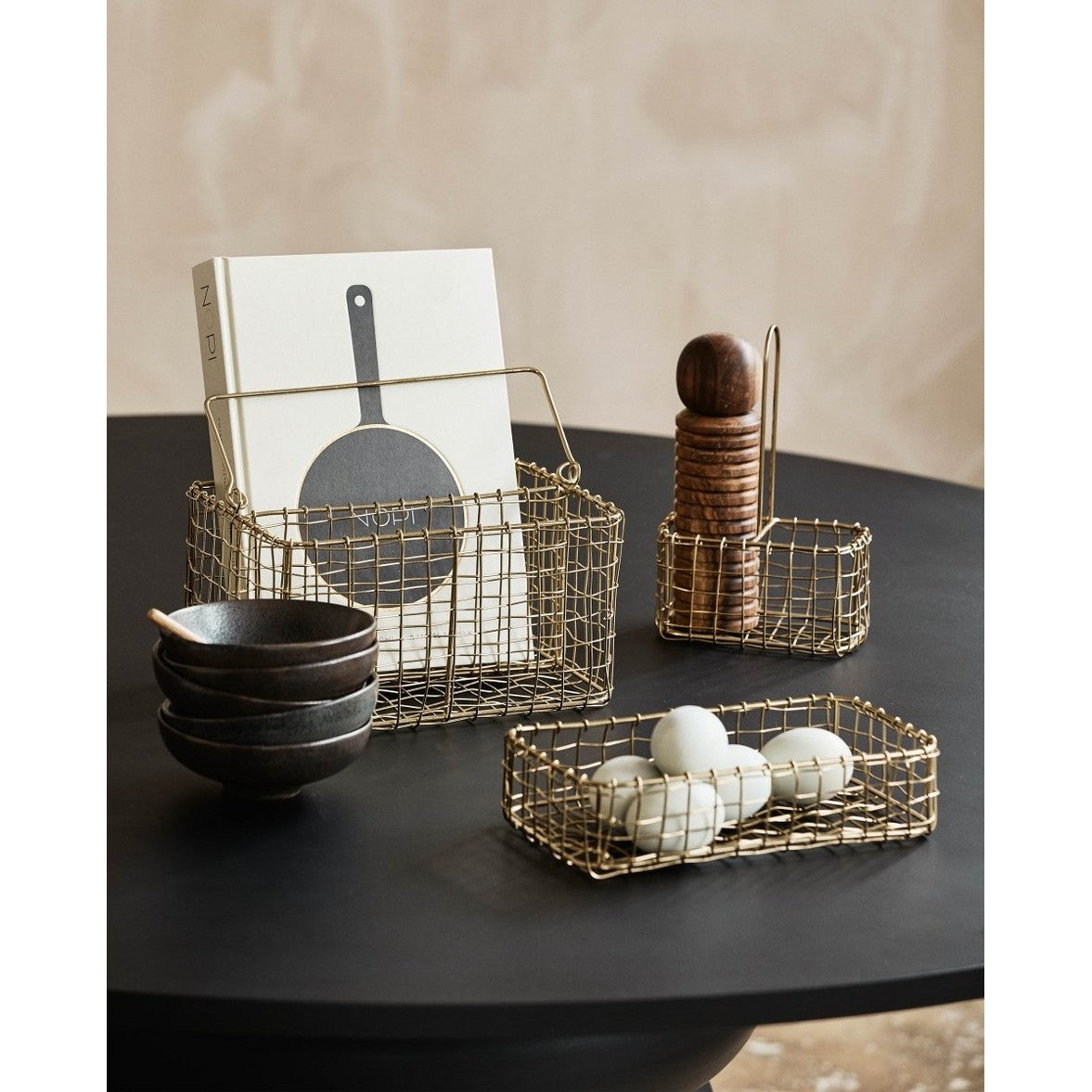 NAVITI oppbevaringsbasseng med håndtak, L - gull finish Nordal STORAGE