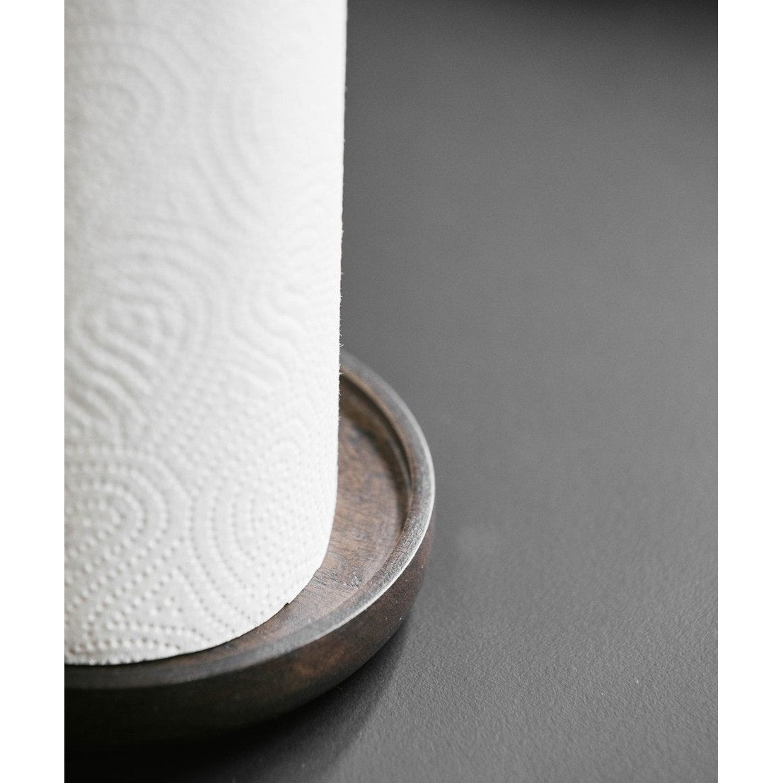 PIPER kjøkkenrulleholder, tre - natur Nordal KITCHEN AC