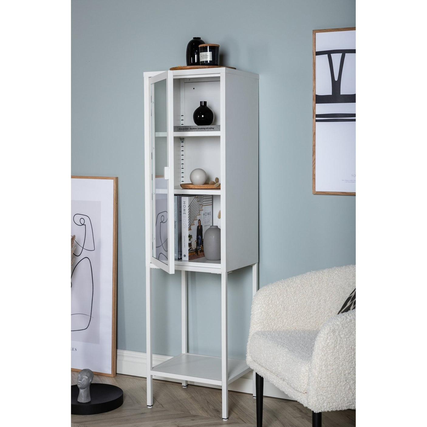 Misha vitrineskap Venture Design Vitrineskap