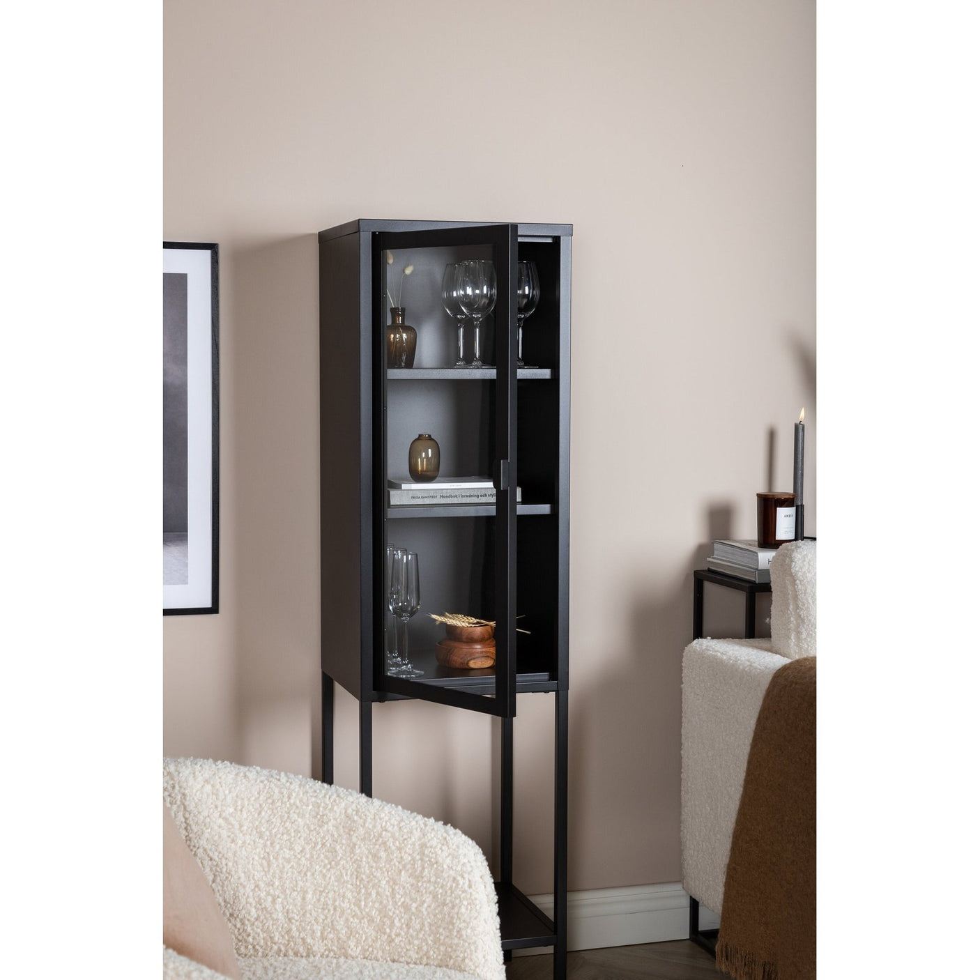 Misha vitrineskap Venture Design Vitrineskap