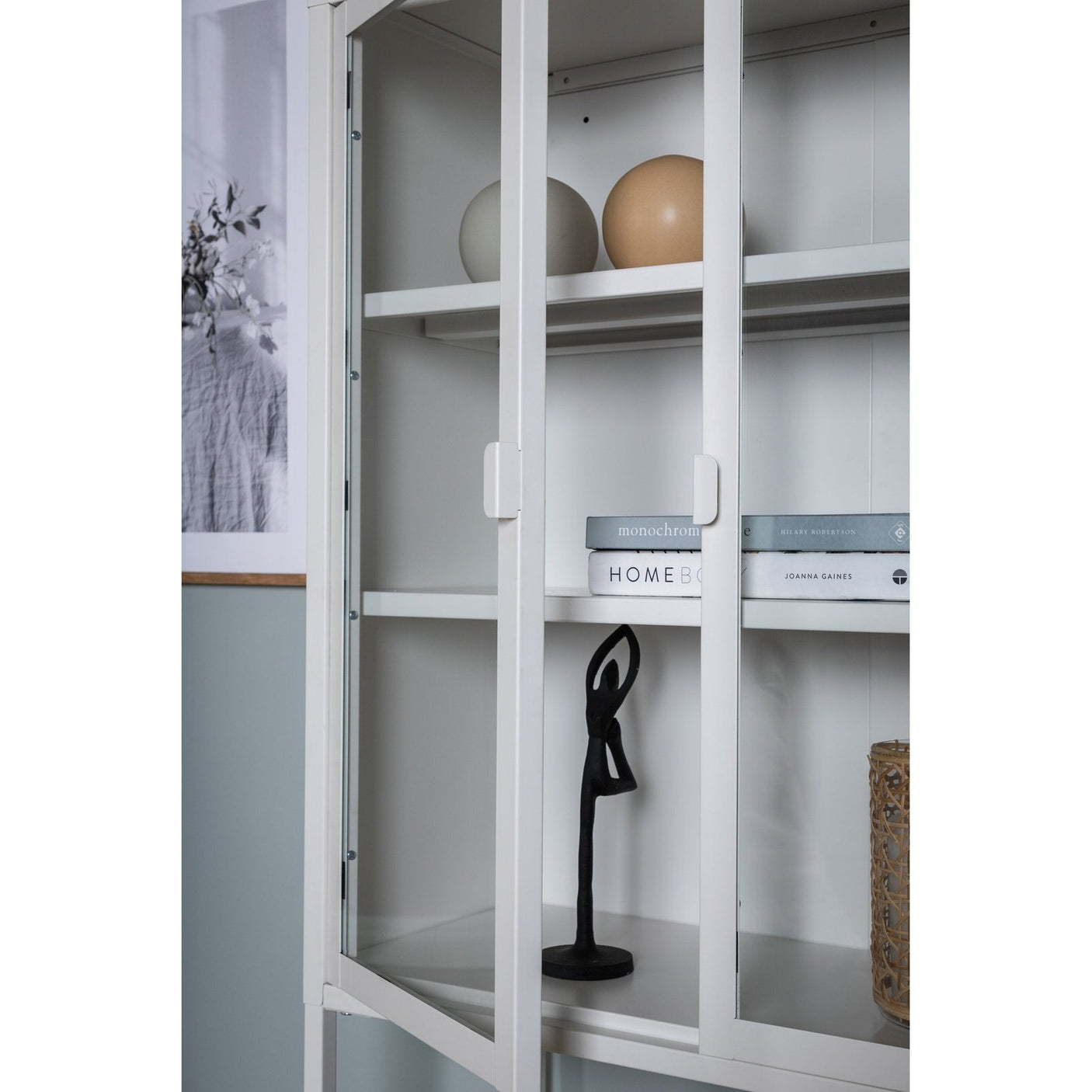 Misha vitrineskap bred Venture Design Vitrineskap