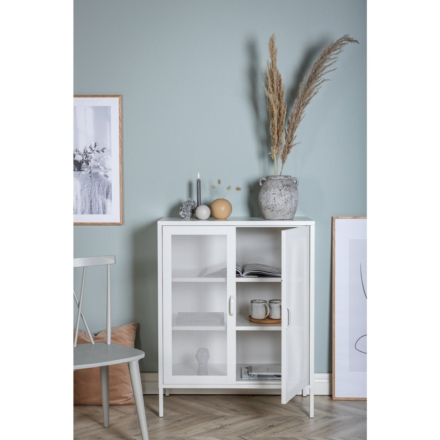 Misha vitrineskap lavt Venture Design Vitrineskap