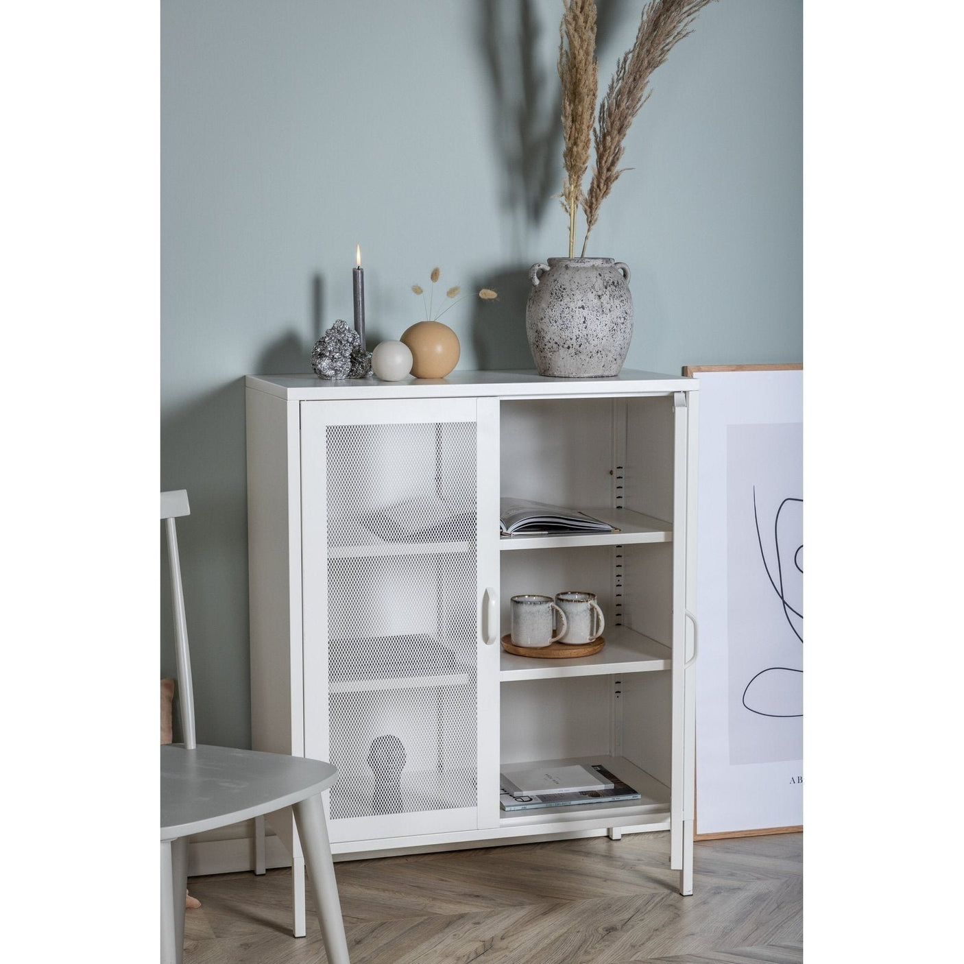 Misha vitrineskap lavt Venture Design Vitrineskap