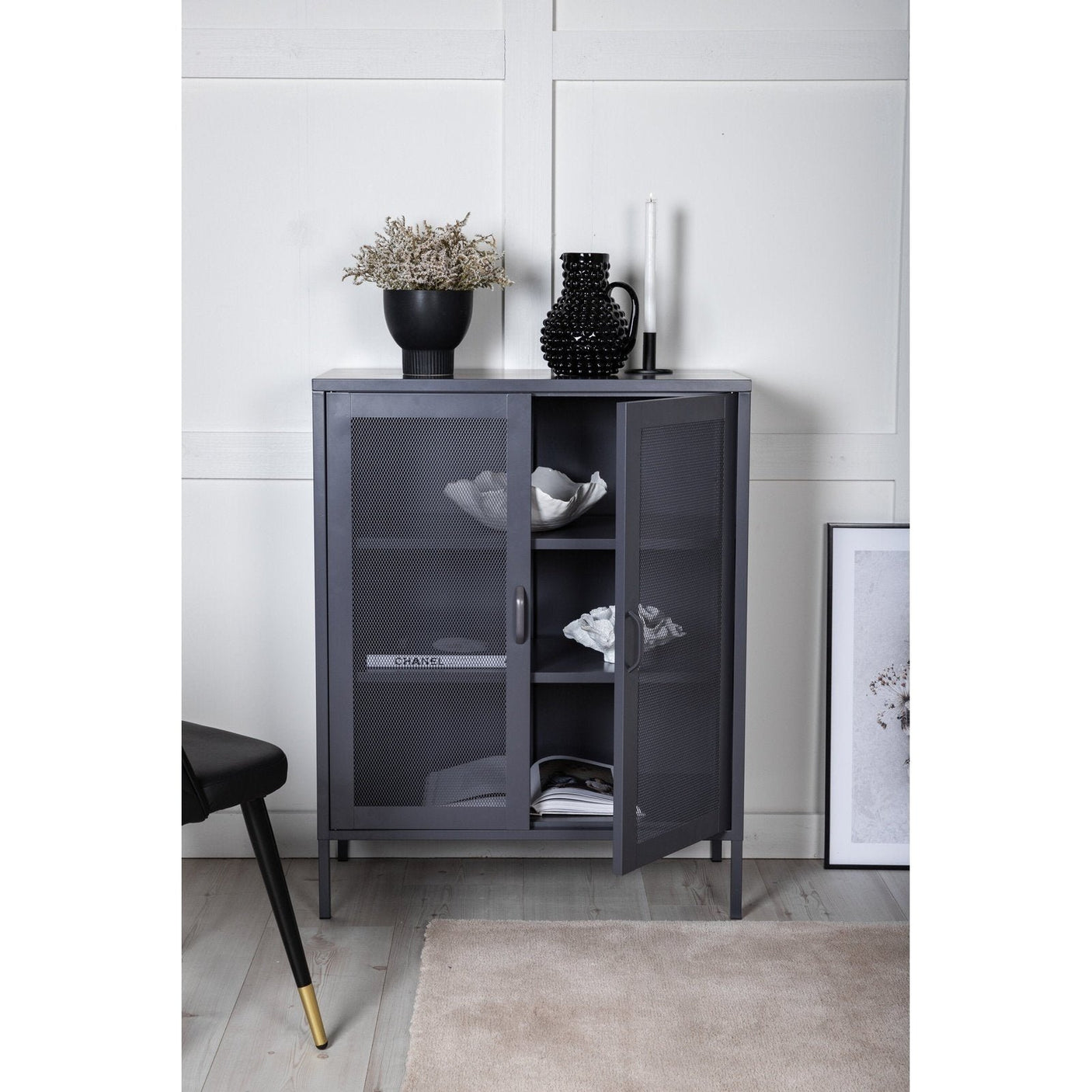 Misha vitrineskap lavt Venture Design Vitrineskap