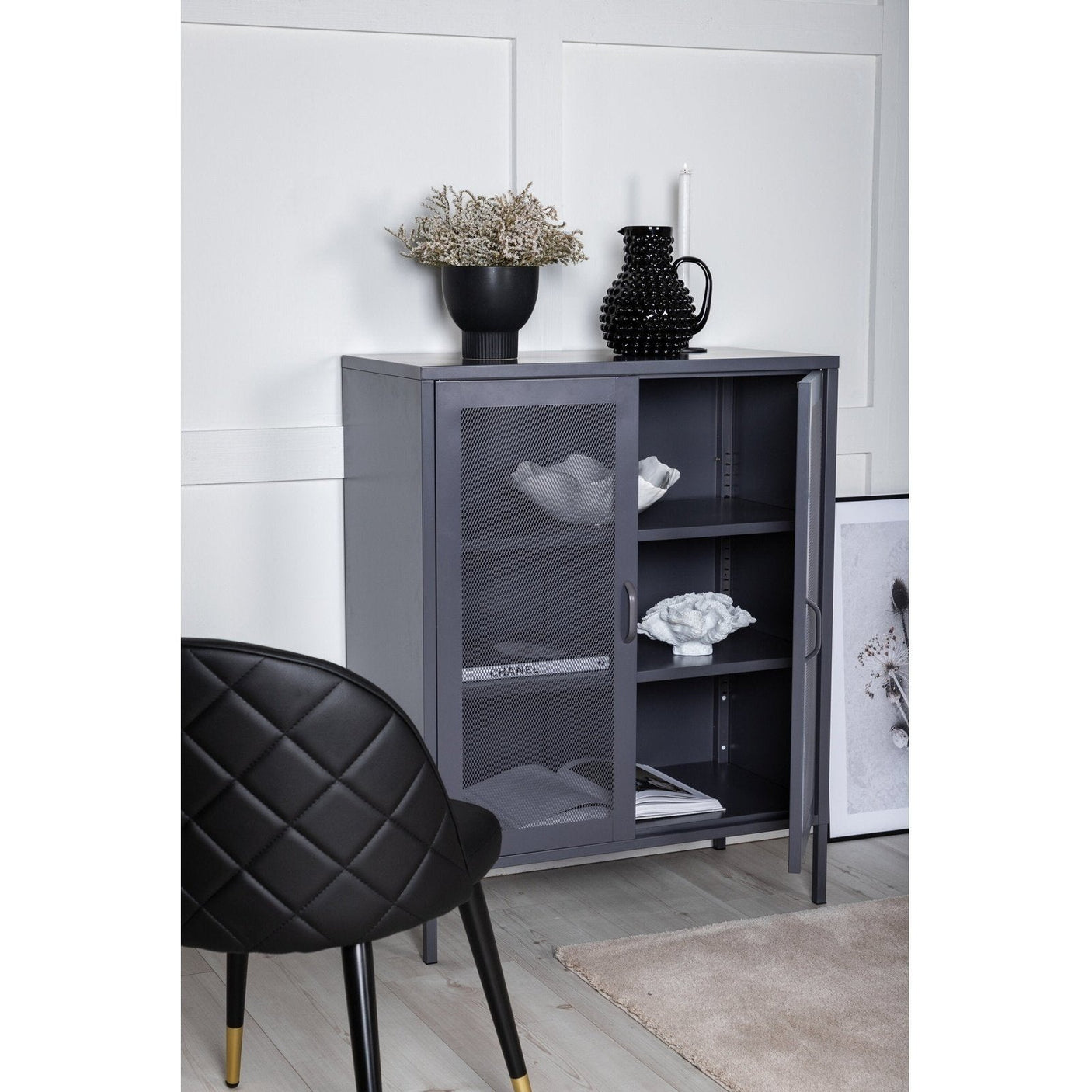 Misha vitrineskap lavt Venture Design Vitrineskap