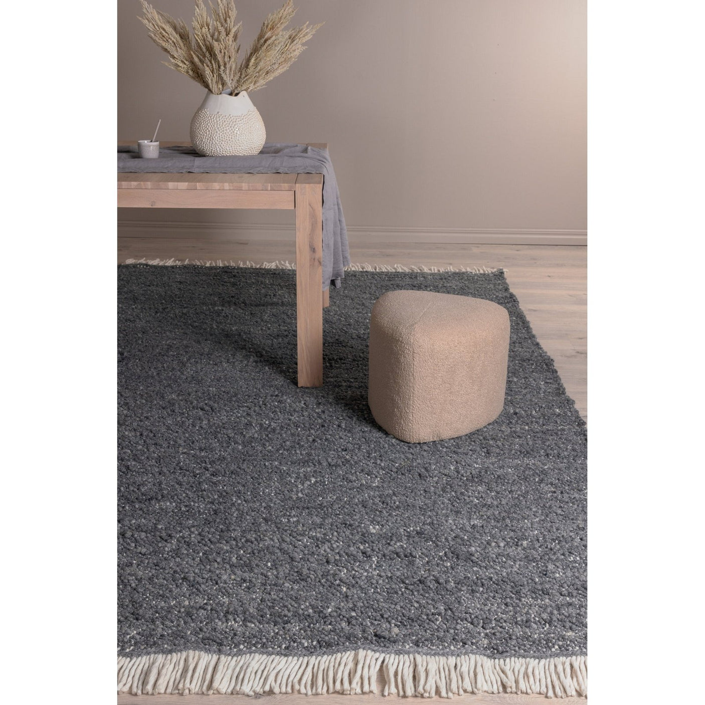 Betina ullteppe 200x300 Venture Design Teppe