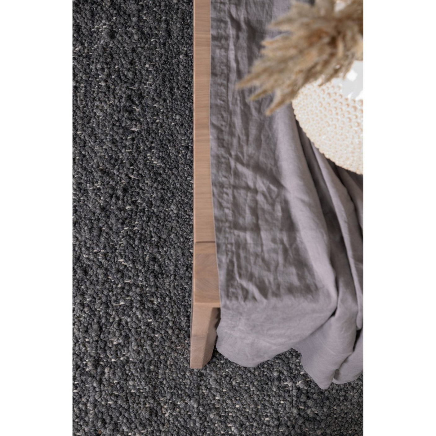 Betina ullteppe 200x300 Venture Design Teppe