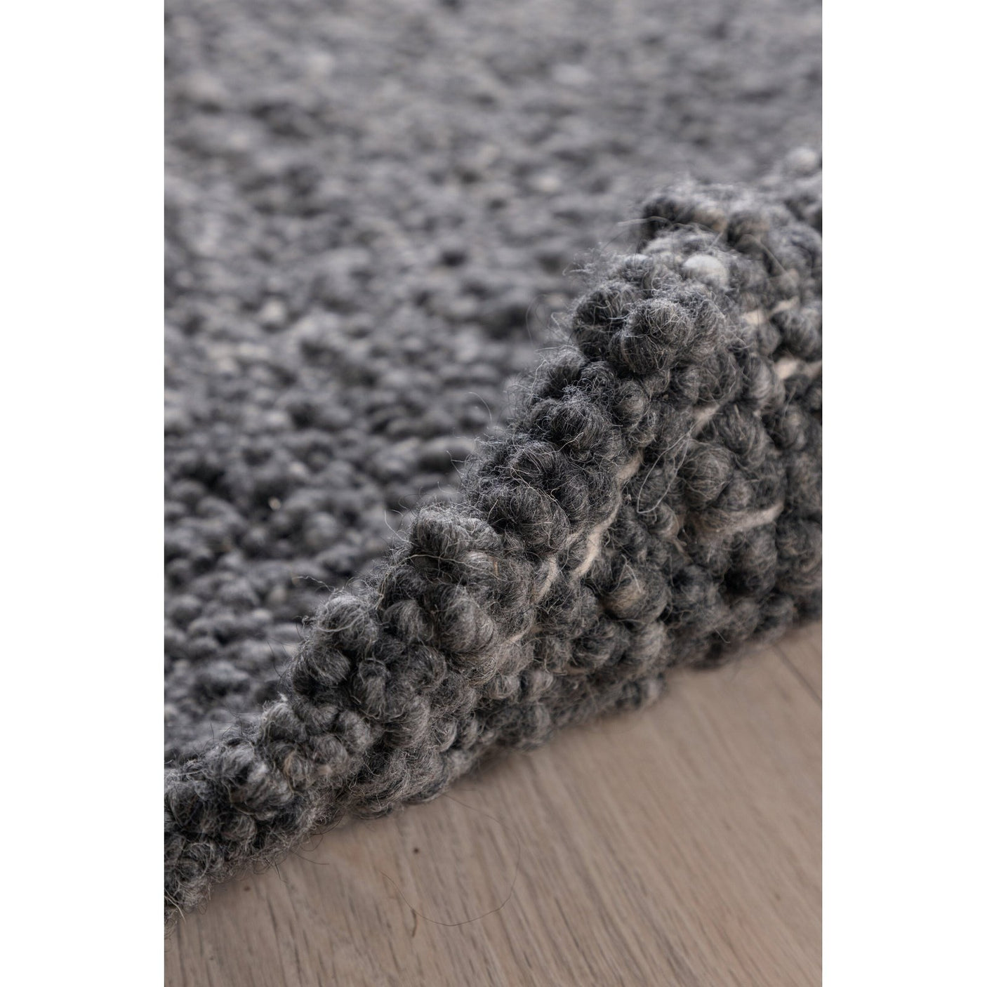 Betina ullteppe 200x300 Venture Design Teppe