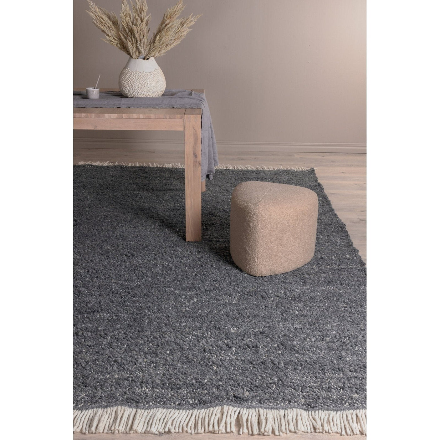 Betina ullteppe 300x400 Venture Design Teppe