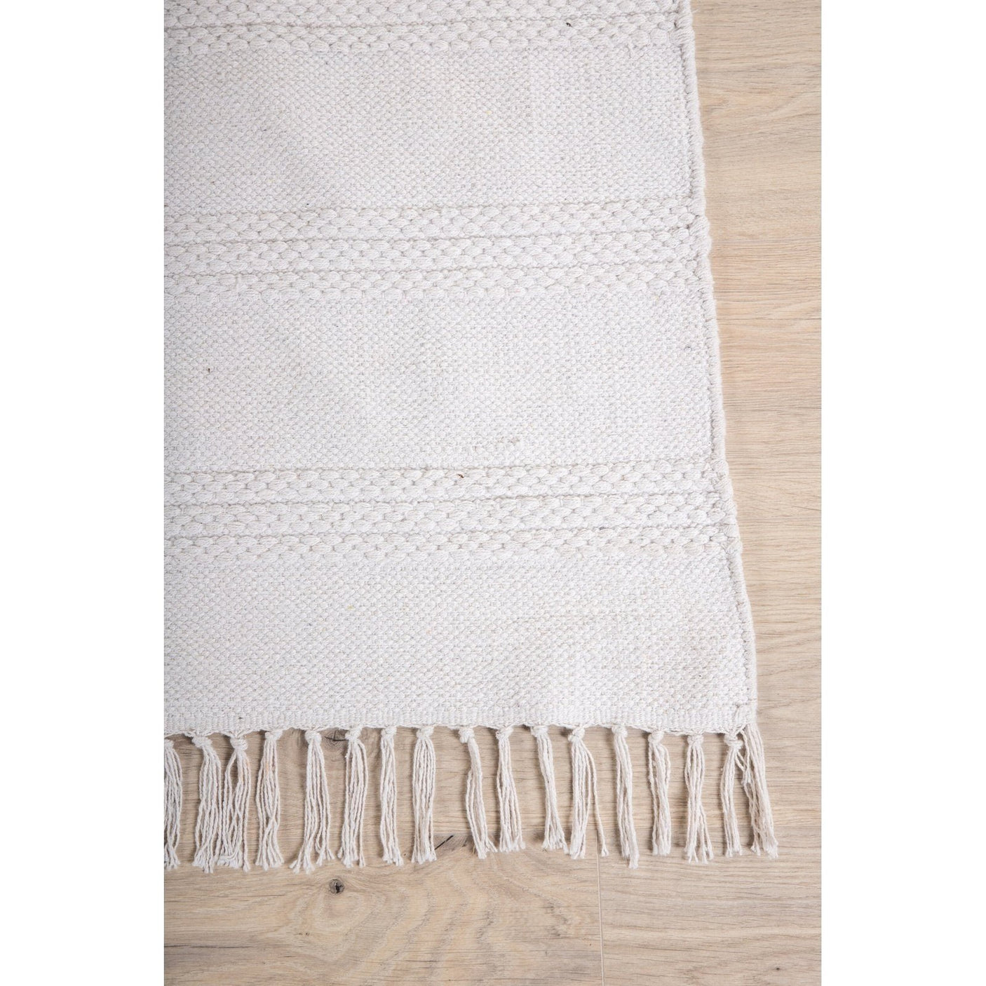 Nico tepper 200x300 Venture Design Teppe