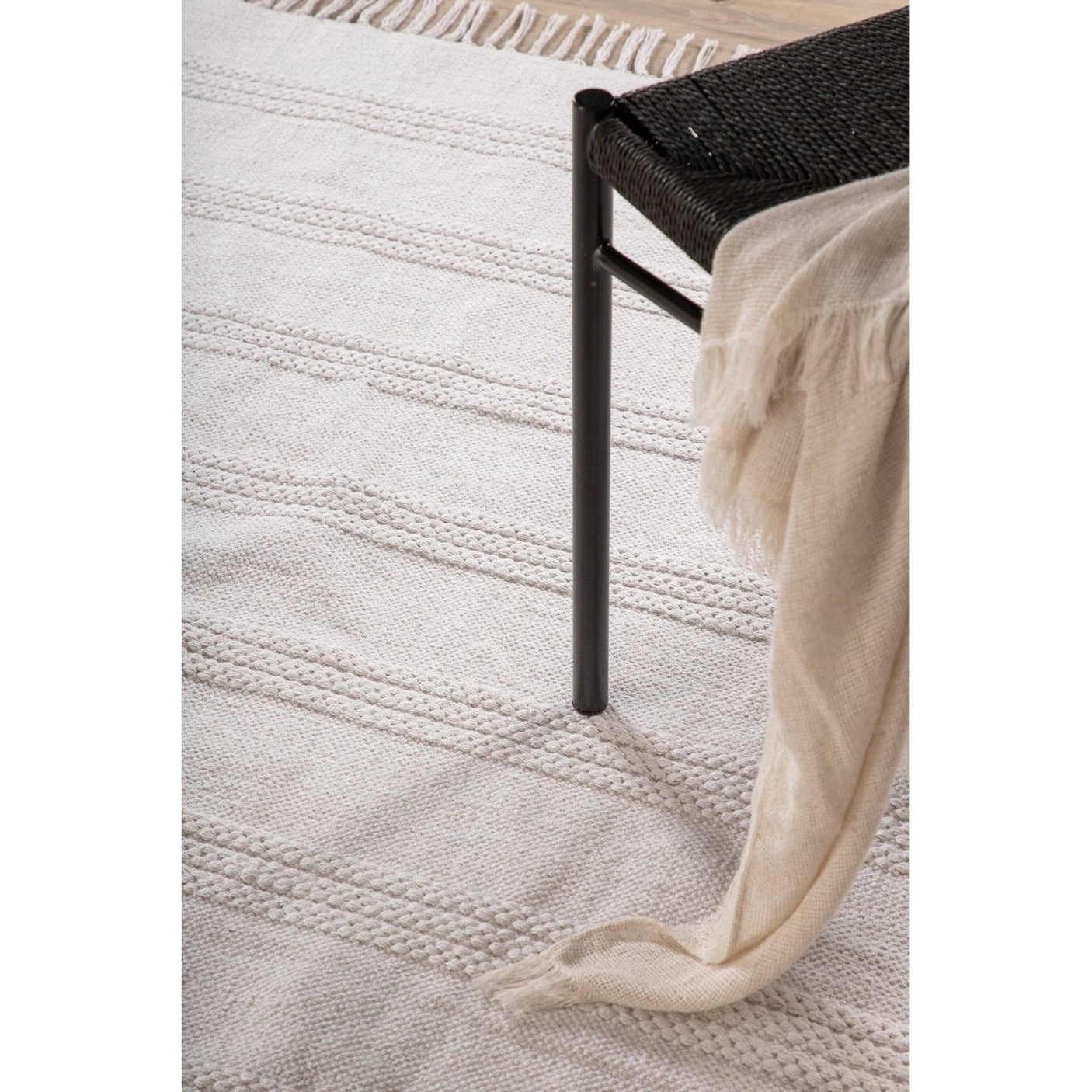 Nico tepper 200x300 Venture Design Teppe