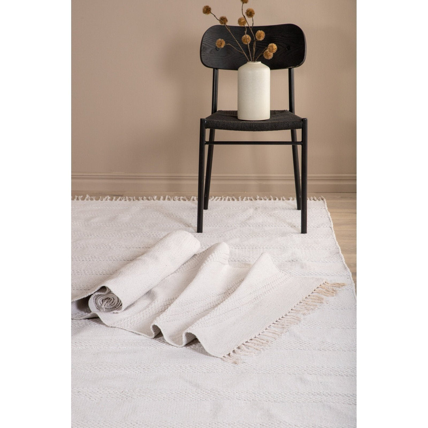 Nico tepper 200x300 Venture Design Teppe