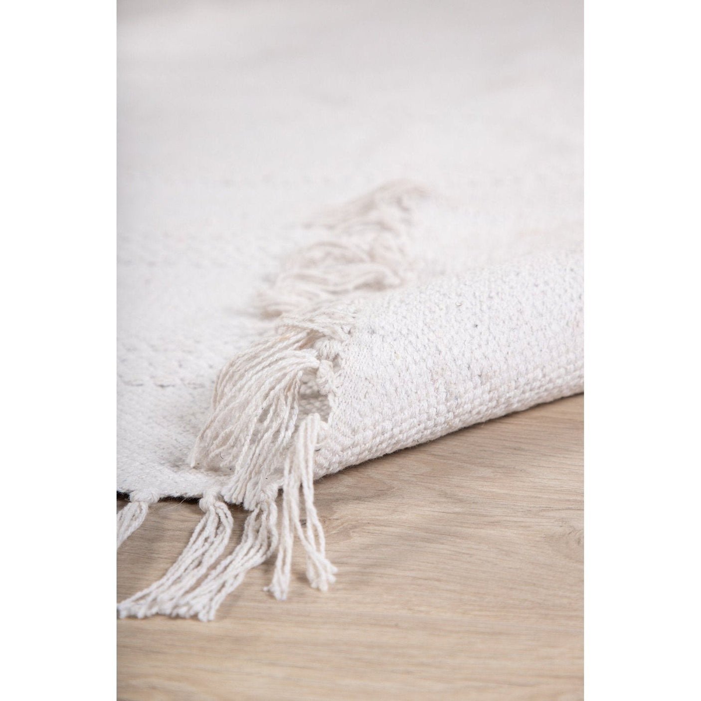 Nico tepper 160x230 Venture Design Teppe