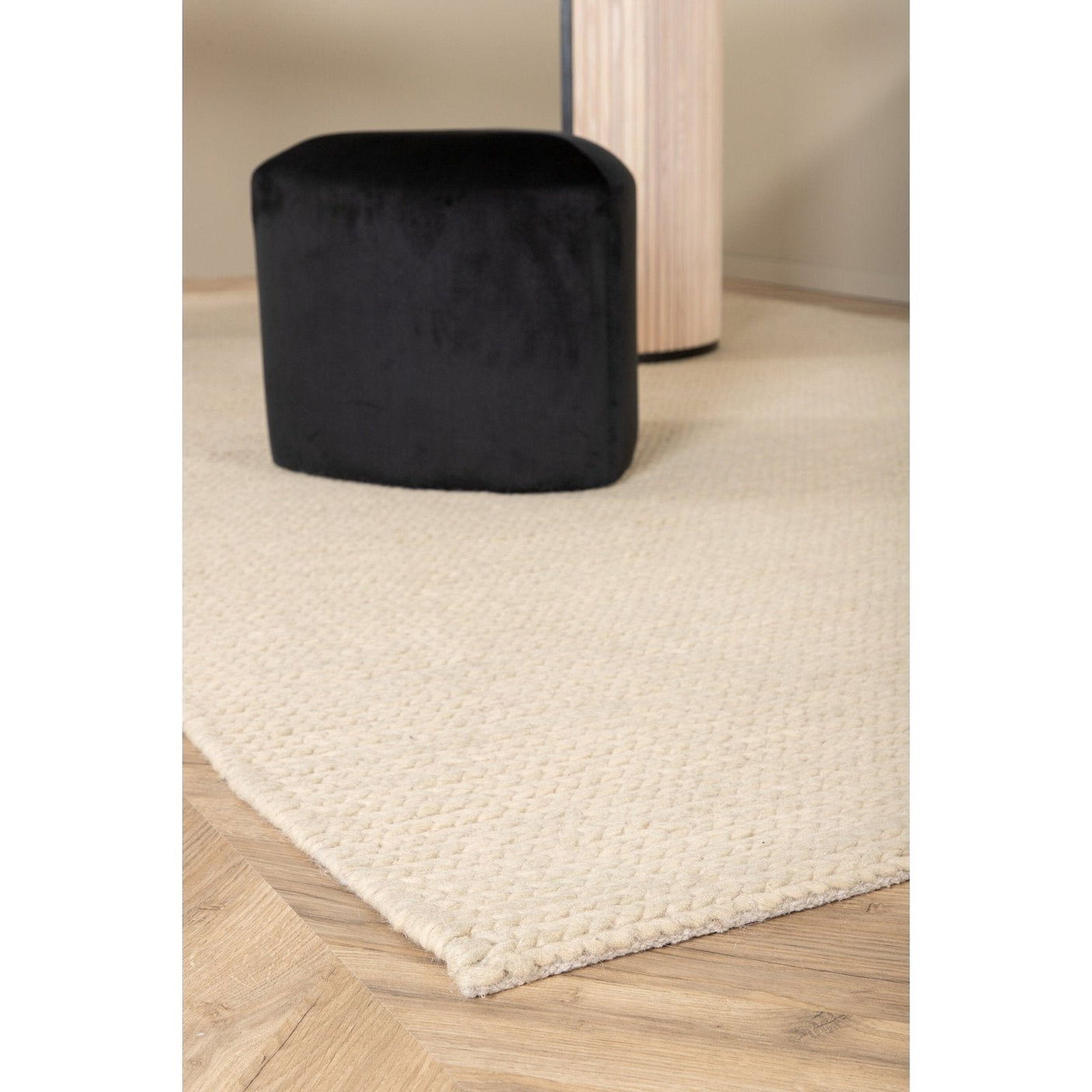 Marta ullteppe 250x350 Venture Design Teppe