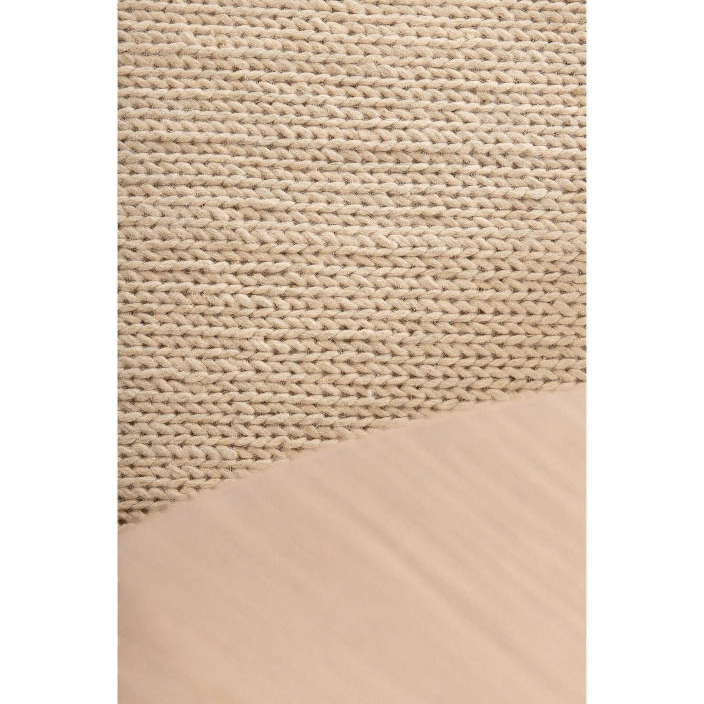 Marta ullteppe 250x350 Venture Design Teppe