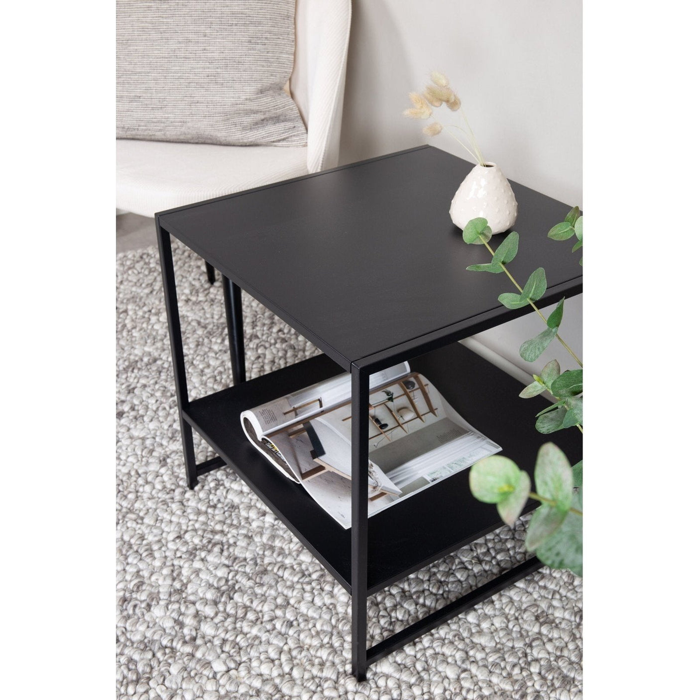 Staal sidebord med hylle Venture Design Sidebord