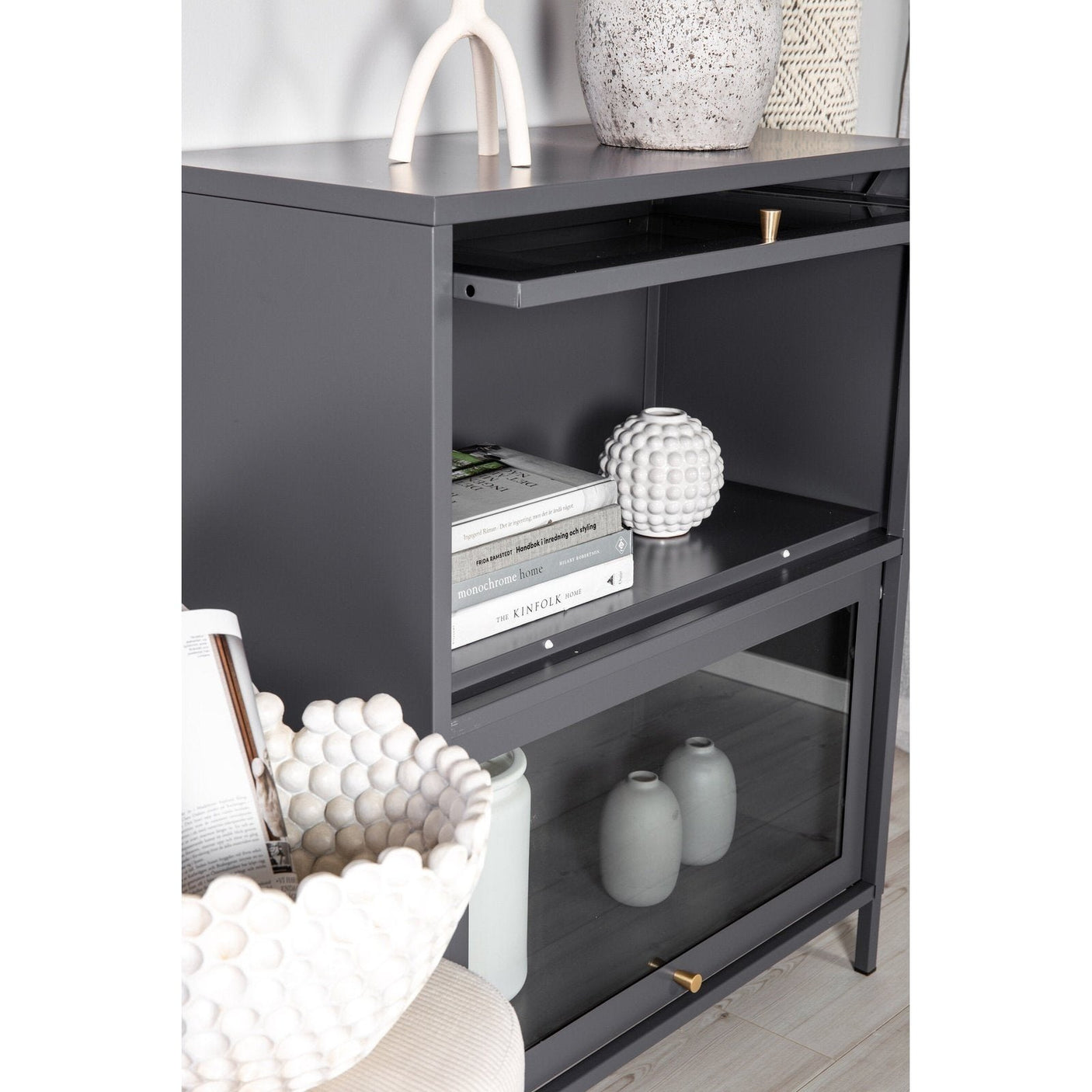 Bakal Sidebord Venture Design Vitrineskap