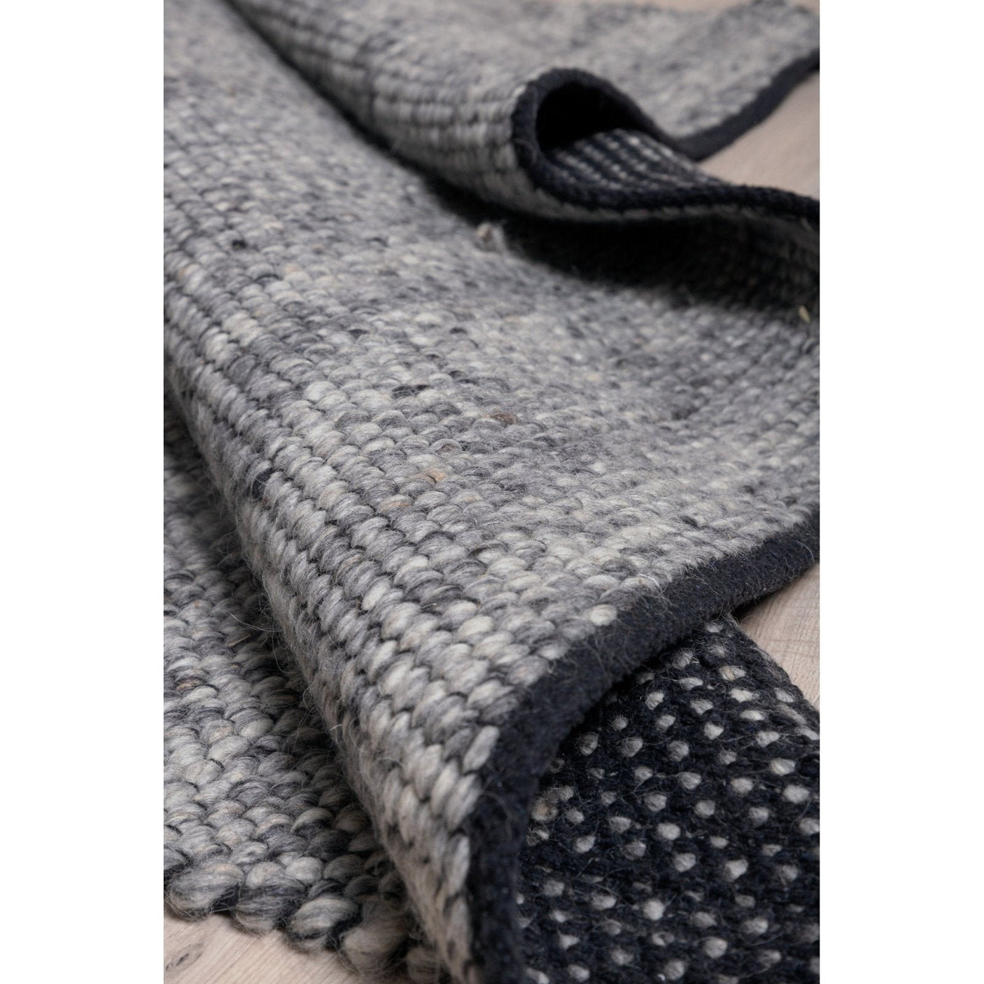 Ganga teppe 200x300 Venture Design Teppe