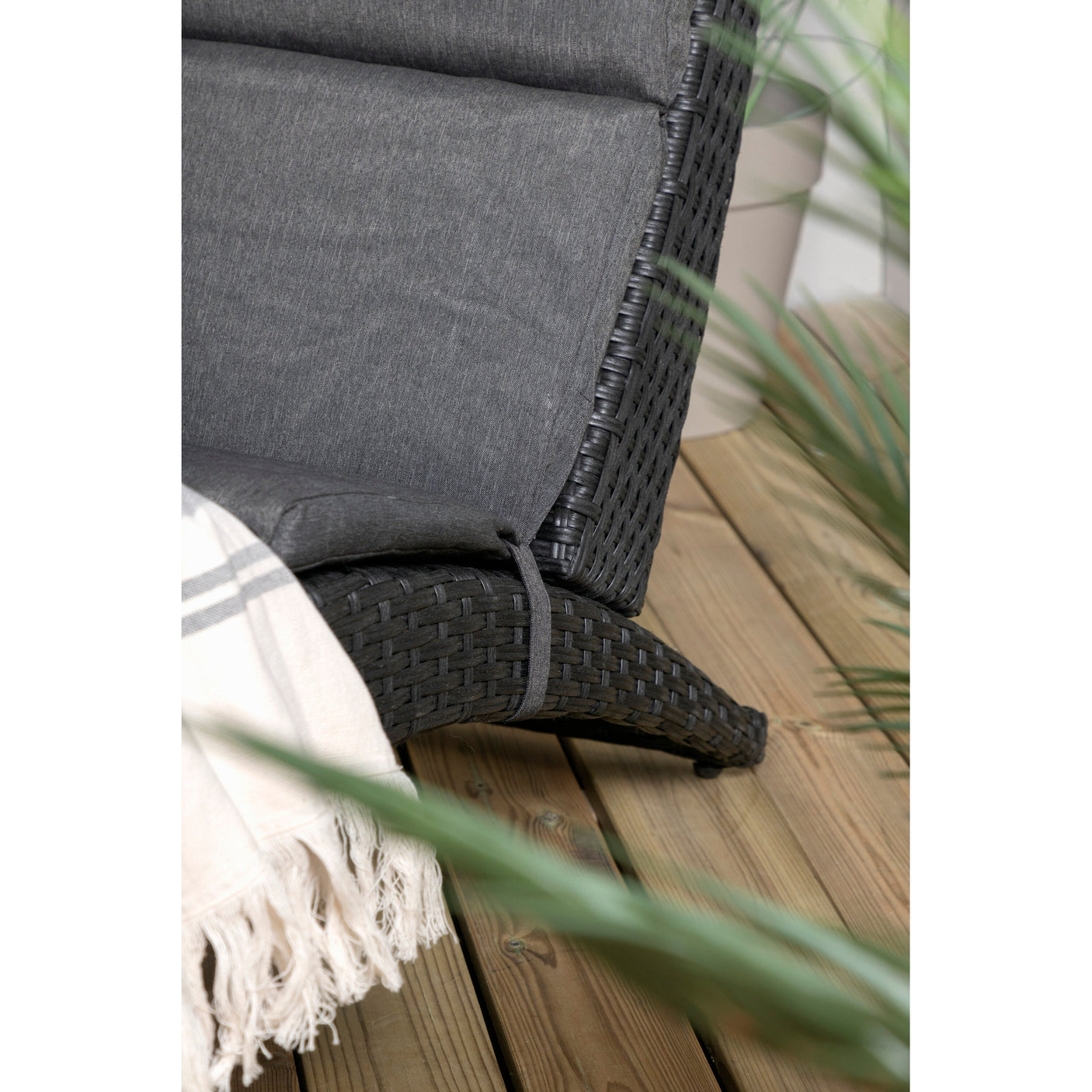 Archie Sun Lounge Venture Design Solseng