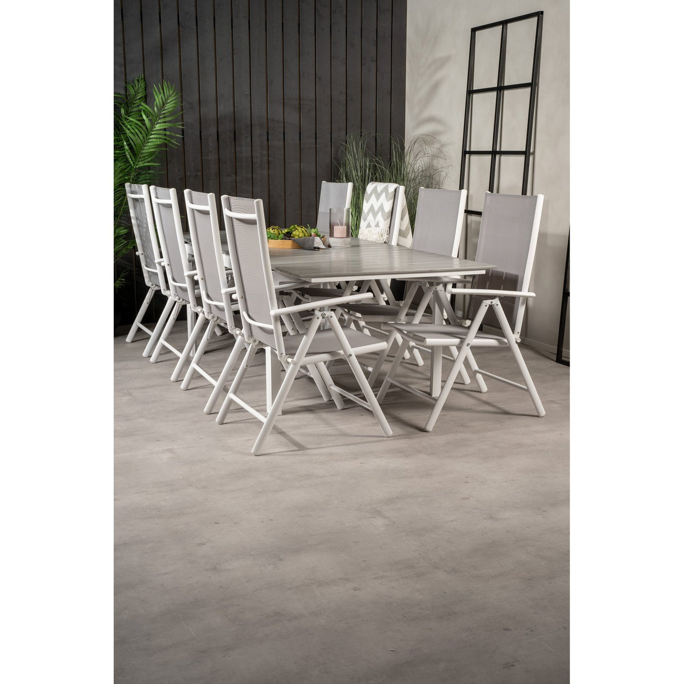 Levels bord 160/240 + Pause stoler Venture Design Spisegruppe