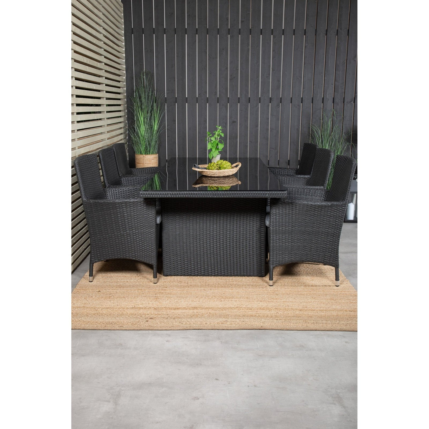 Padova spisebord 200*100 + Malin Armstol med pute / Venture Design Spisegruppe