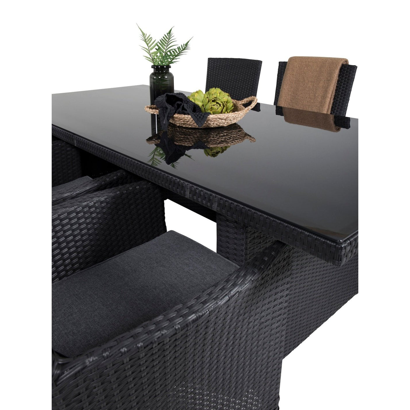 Padova spisebord 200*100 + Malin Armstol med pute / Venture Design Spisegruppe