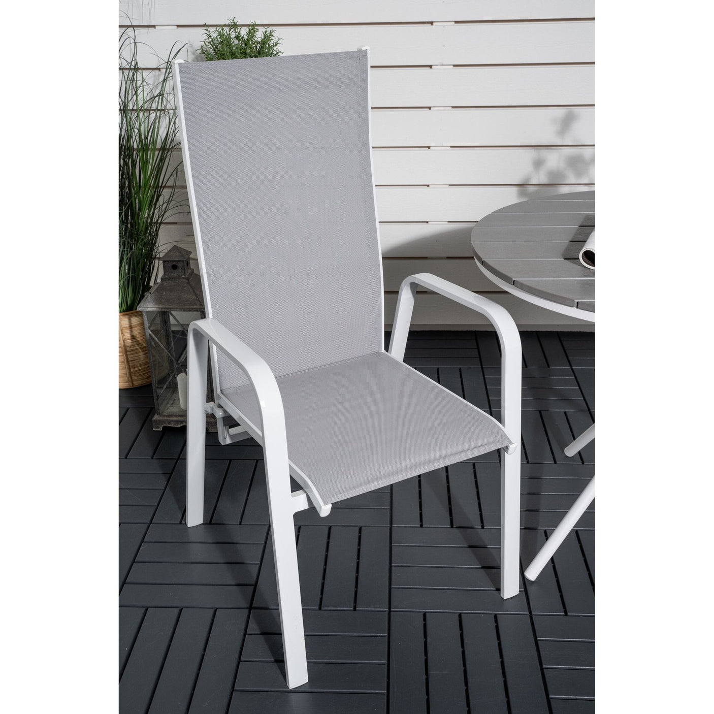 Parma cafébord ø90 + Copacabana Lenestol Venture Design Spisegruppe