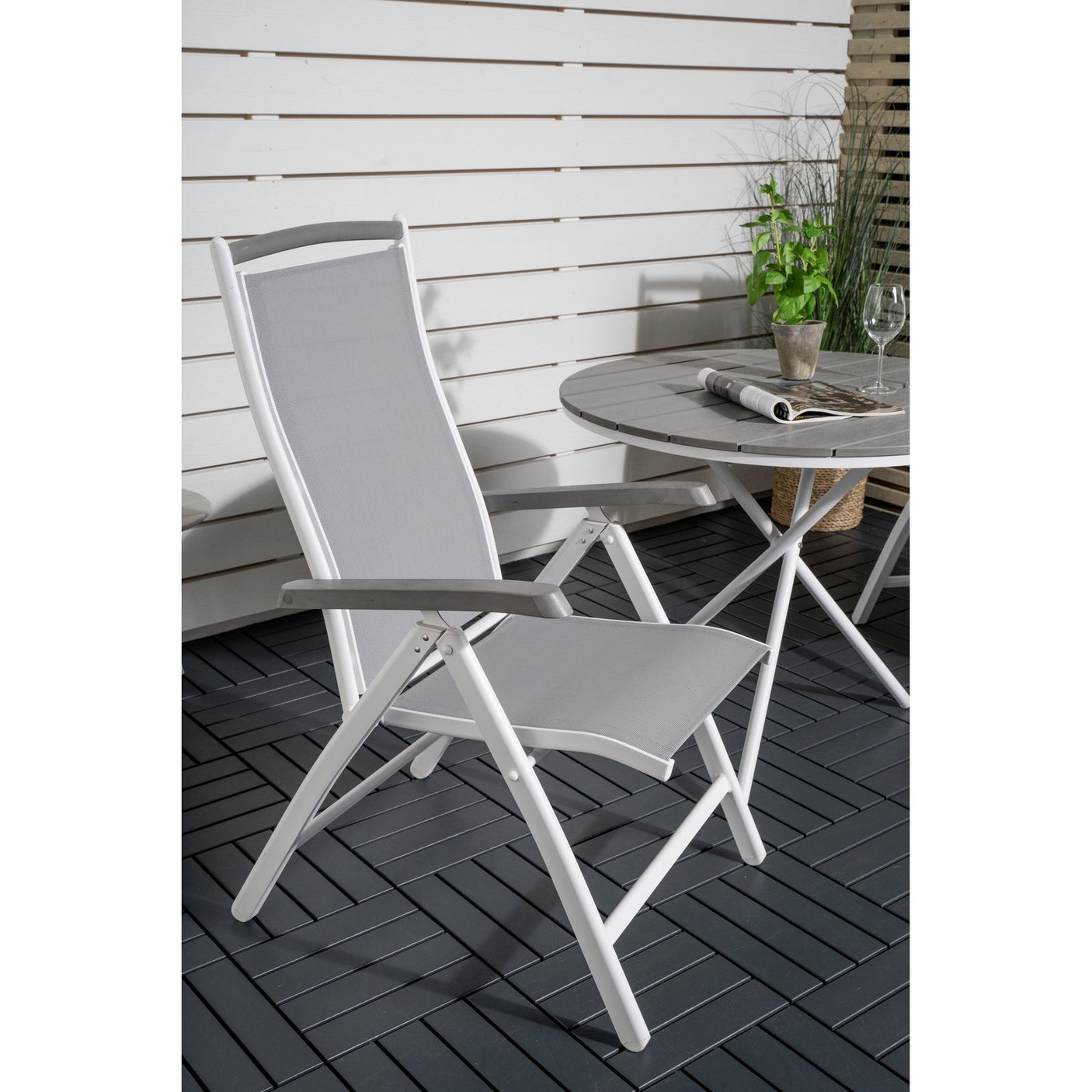Parma cafébord ø90 + Albany stoler Venture Design Spisegruppe